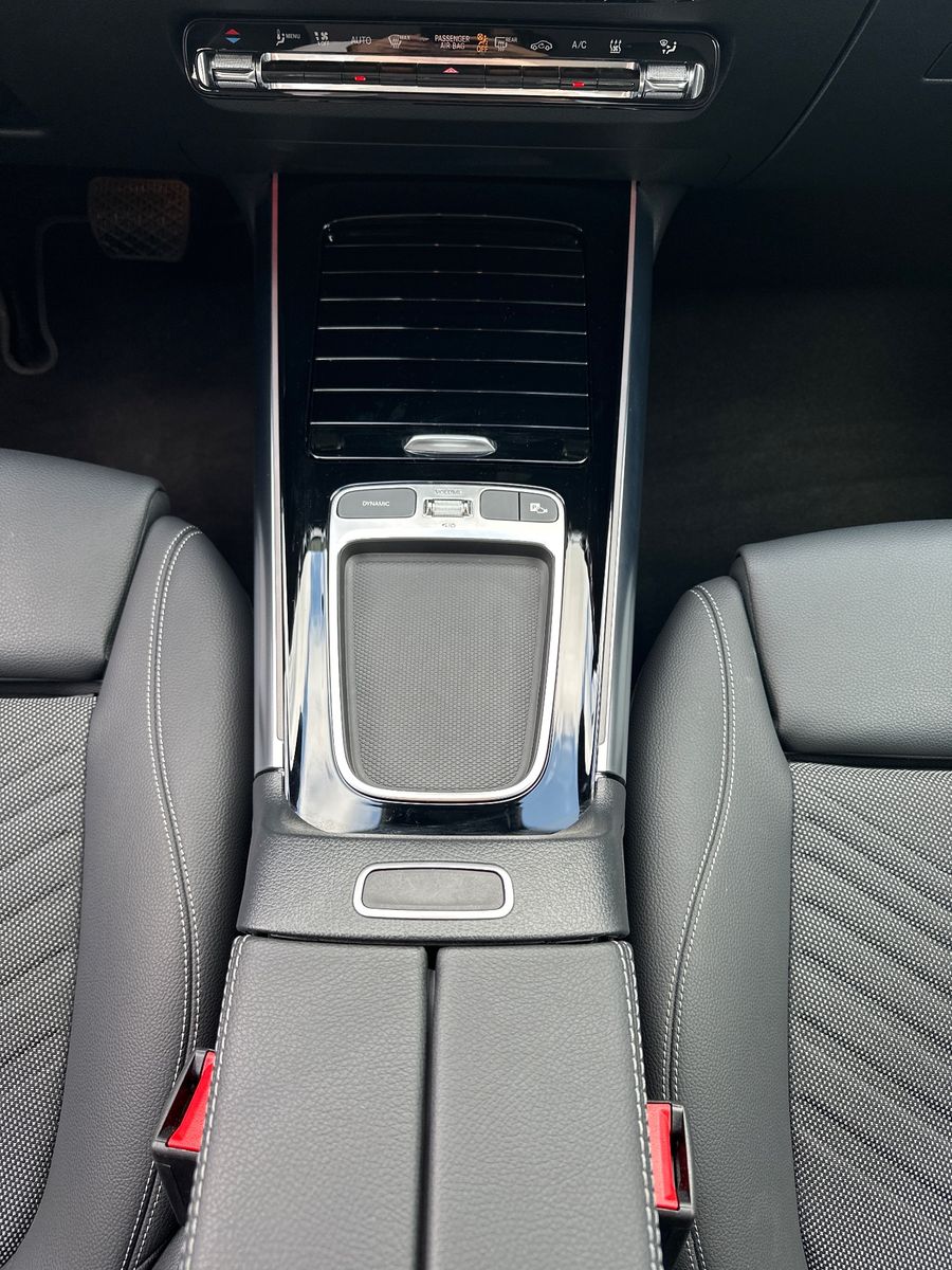 Fahrzeugabbildung Mercedes-Benz GLA 250 e Progressive Advanced NAV+LED+ACC