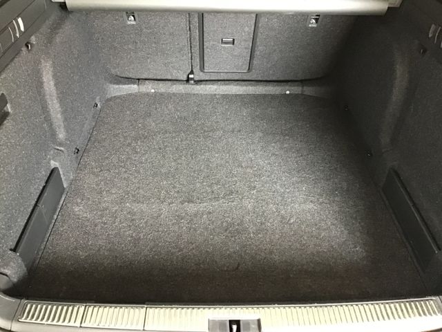 Fahrzeugabbildung Skoda Superb Combi 2.0 TSI SportLine 4x4/Navi/ACC/AHK