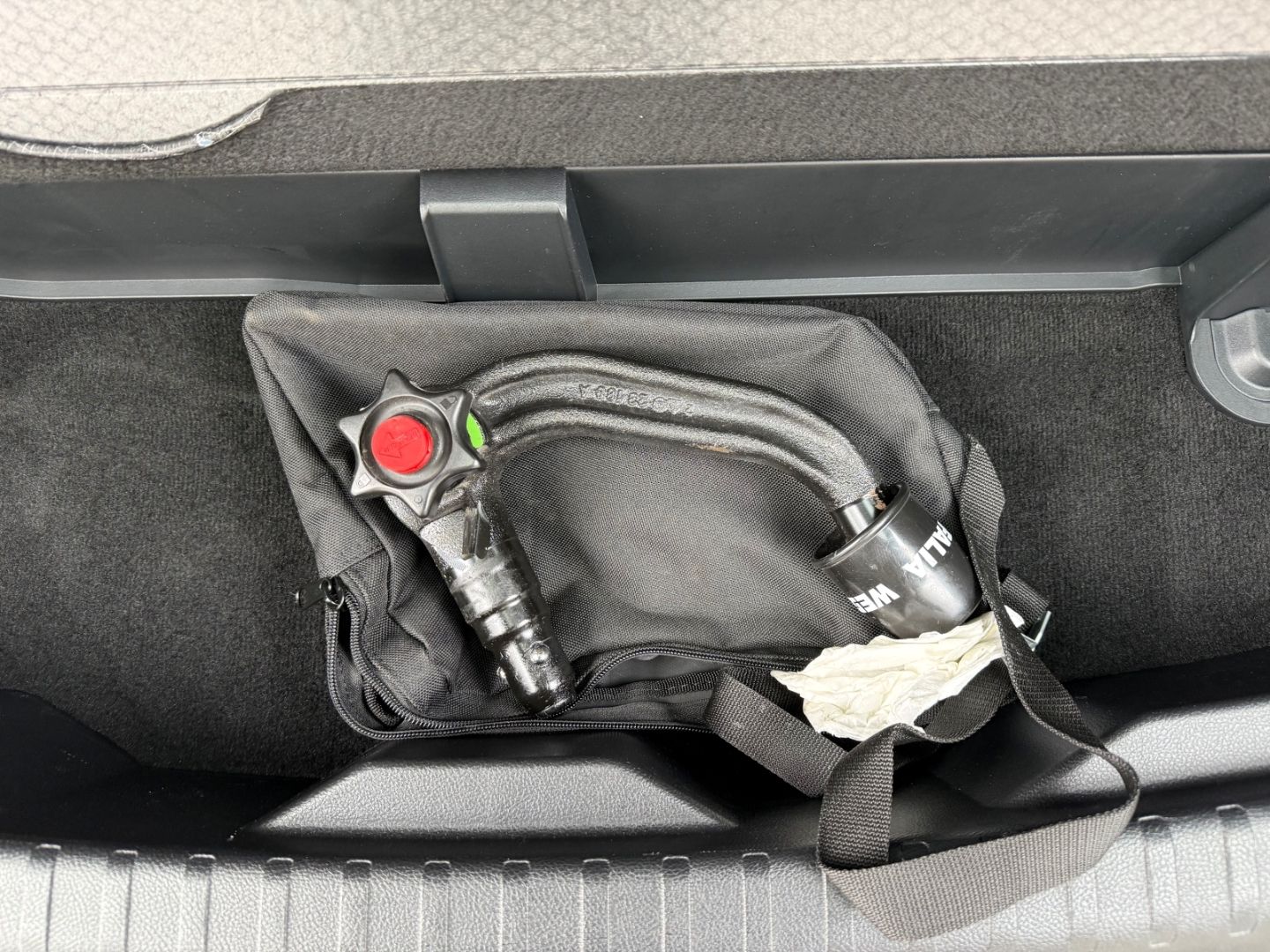 Fahrzeugabbildung Ford S-Max 2.0 EcoBlue Titanium 7-Sitze ACC LED AHK R