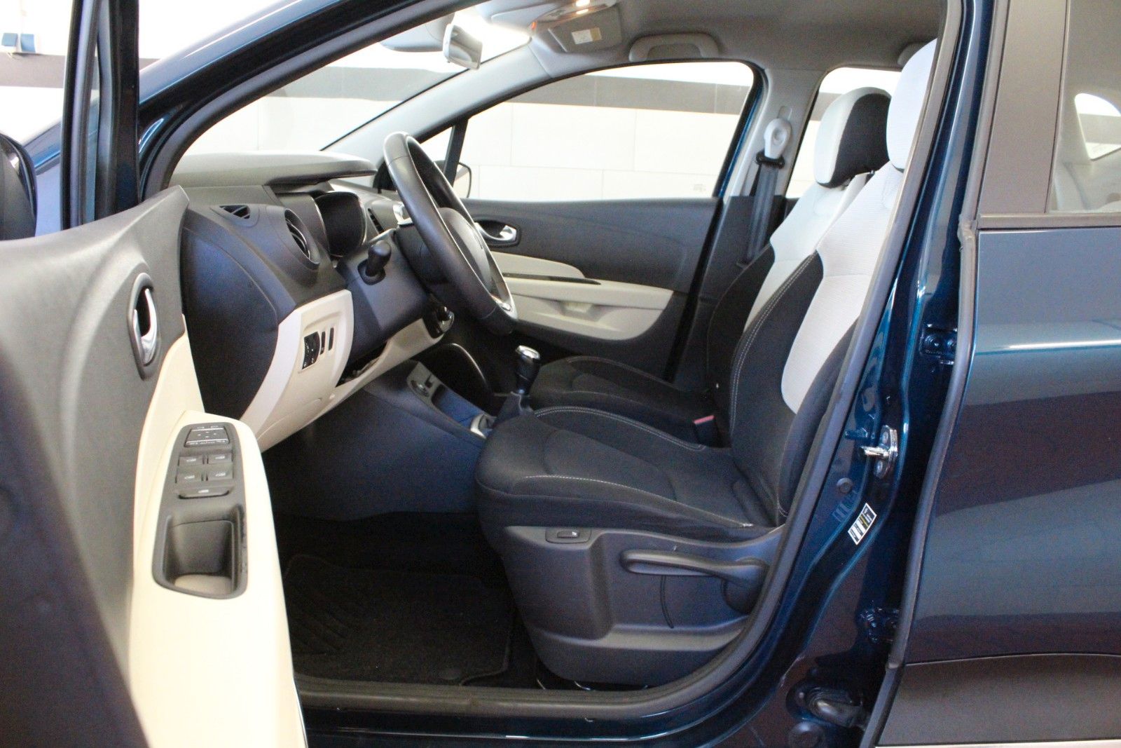 Fahrzeugabbildung Renault Captur TCe 90 Experience *Navigation*