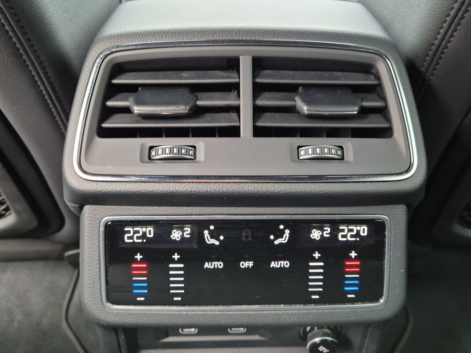 Fahrzeugabbildung Audi A6 Allroad 40 TDI quattro S-tronic Matrix Navi A