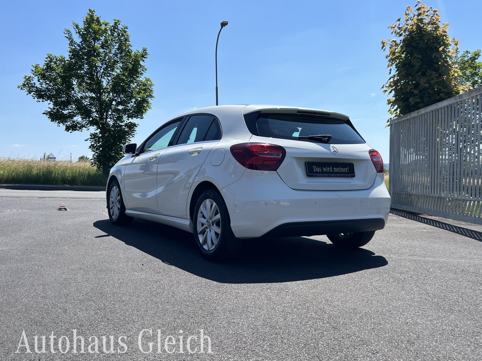 Fahrzeugabbildung Mercedes-Benz A 180 d Style/Navi/KEYLESS-GO Start-Funktion/LED