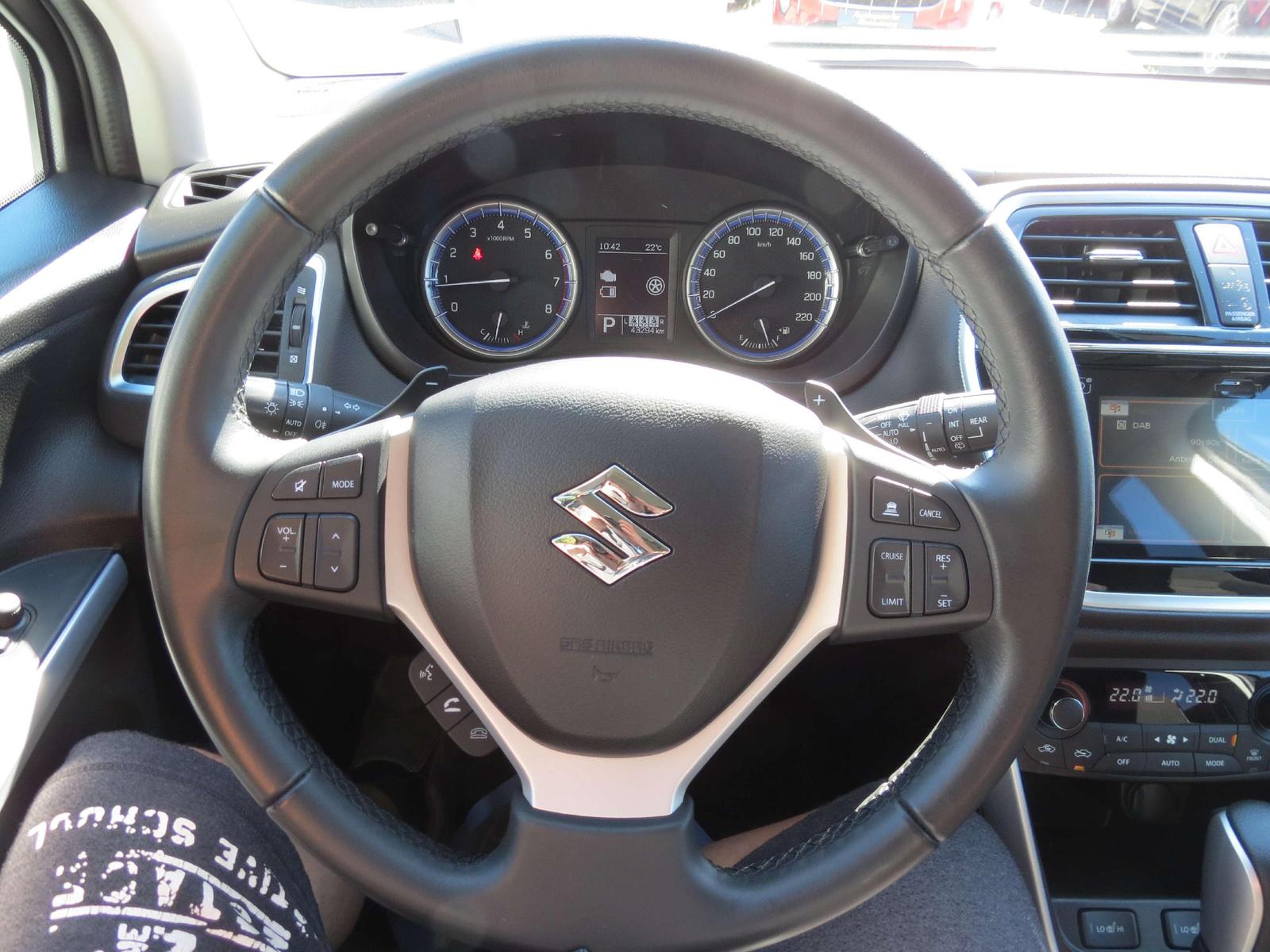 Suzuki SX4 S-Cross Club Automatik   Erst 43300  SR+WR  