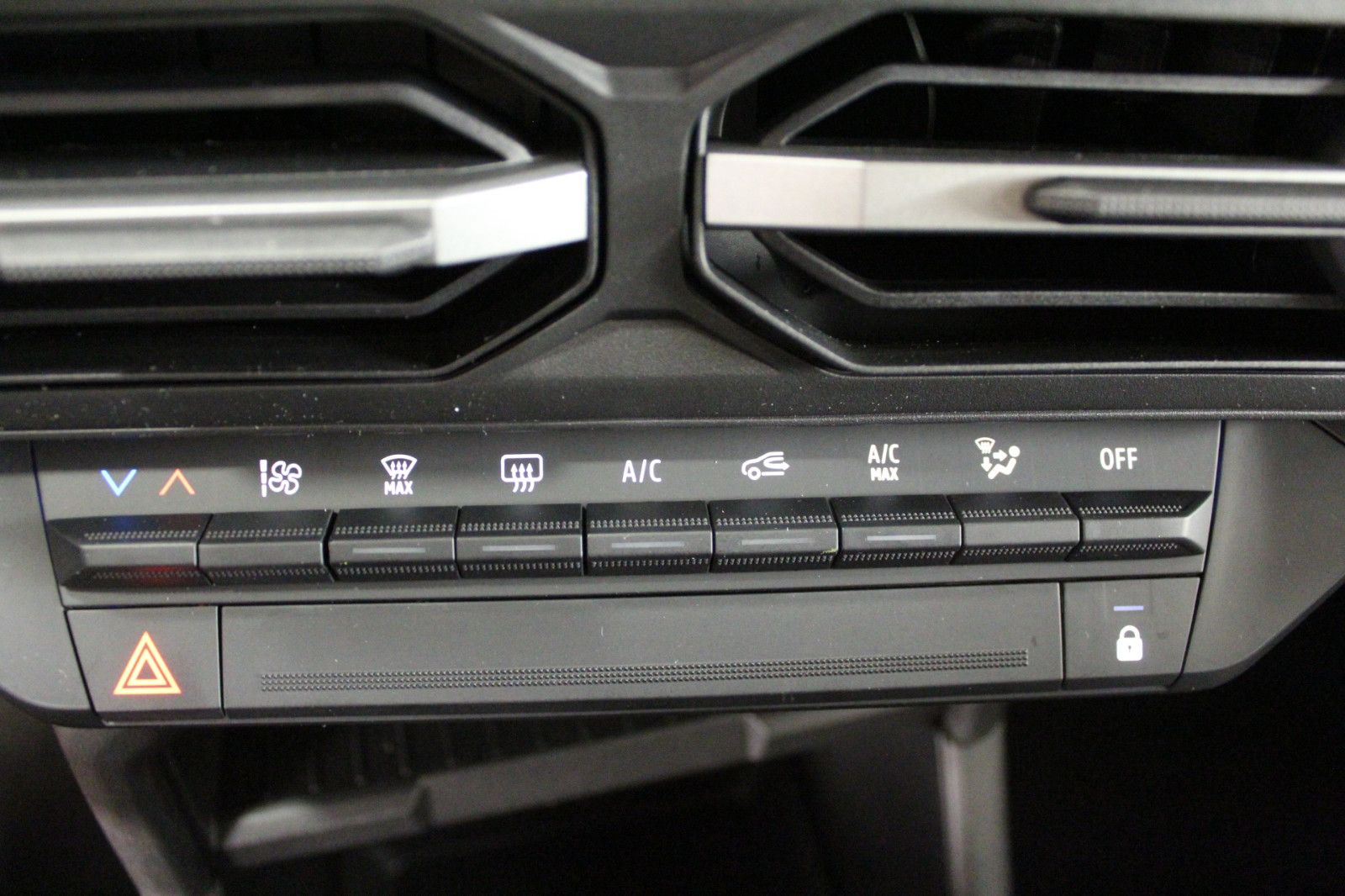 Fahrzeugabbildung Dacia Duster mild hybrid 140 Expression*Winterp.*MY 26