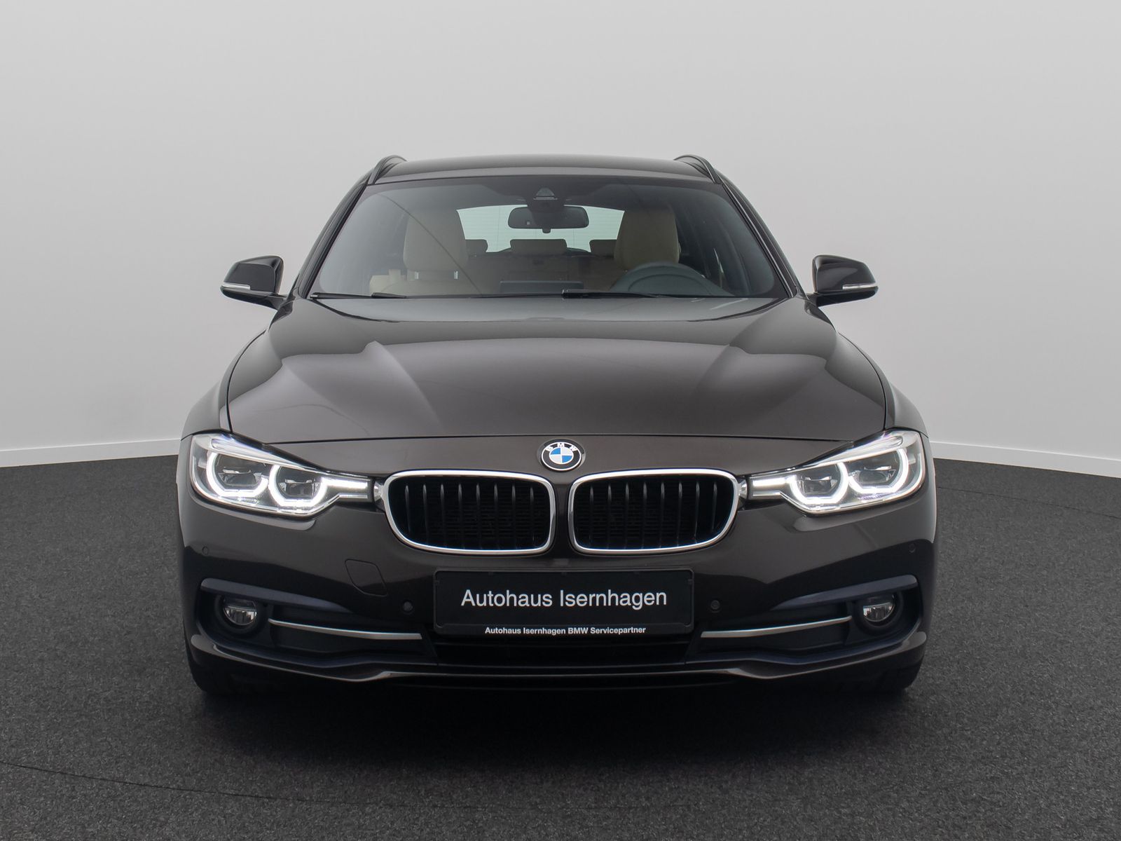 Fahrzeugabbildung BMW 320d SportLine Kamera HiFi NaviPro Alarm Komfort