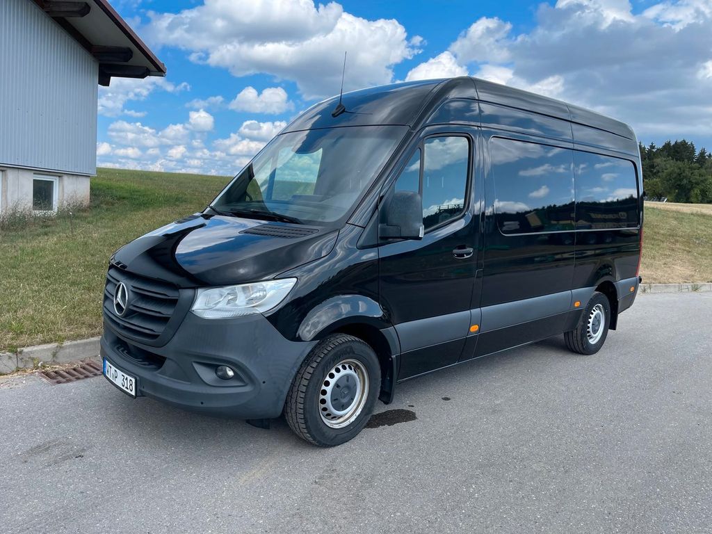 Image of Mercedes-Benz Sprinter