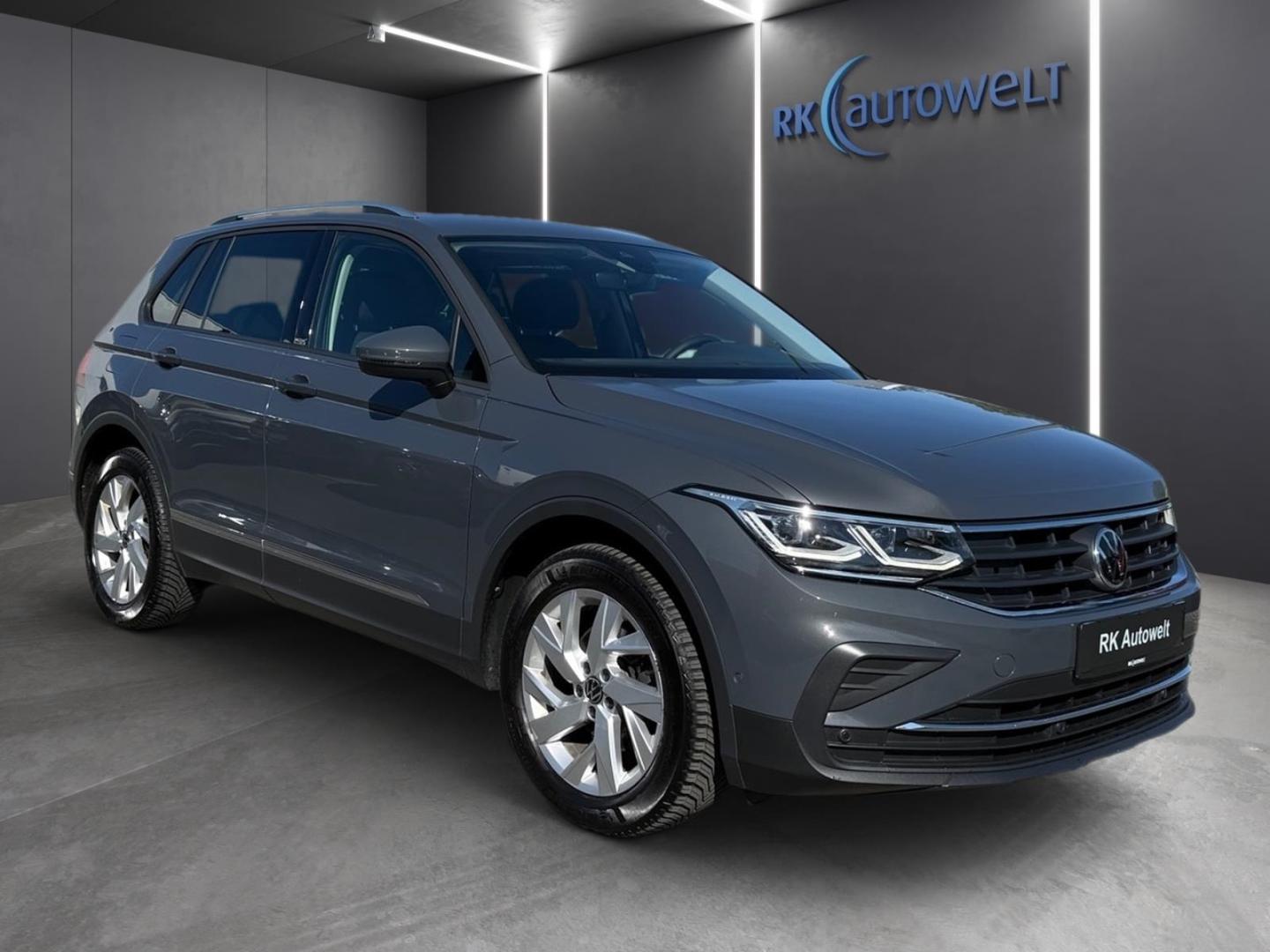 Volkswagen Tiguan Active 1.5 TSI StandHZG AHK-klappbar Navi, миниатюра 2