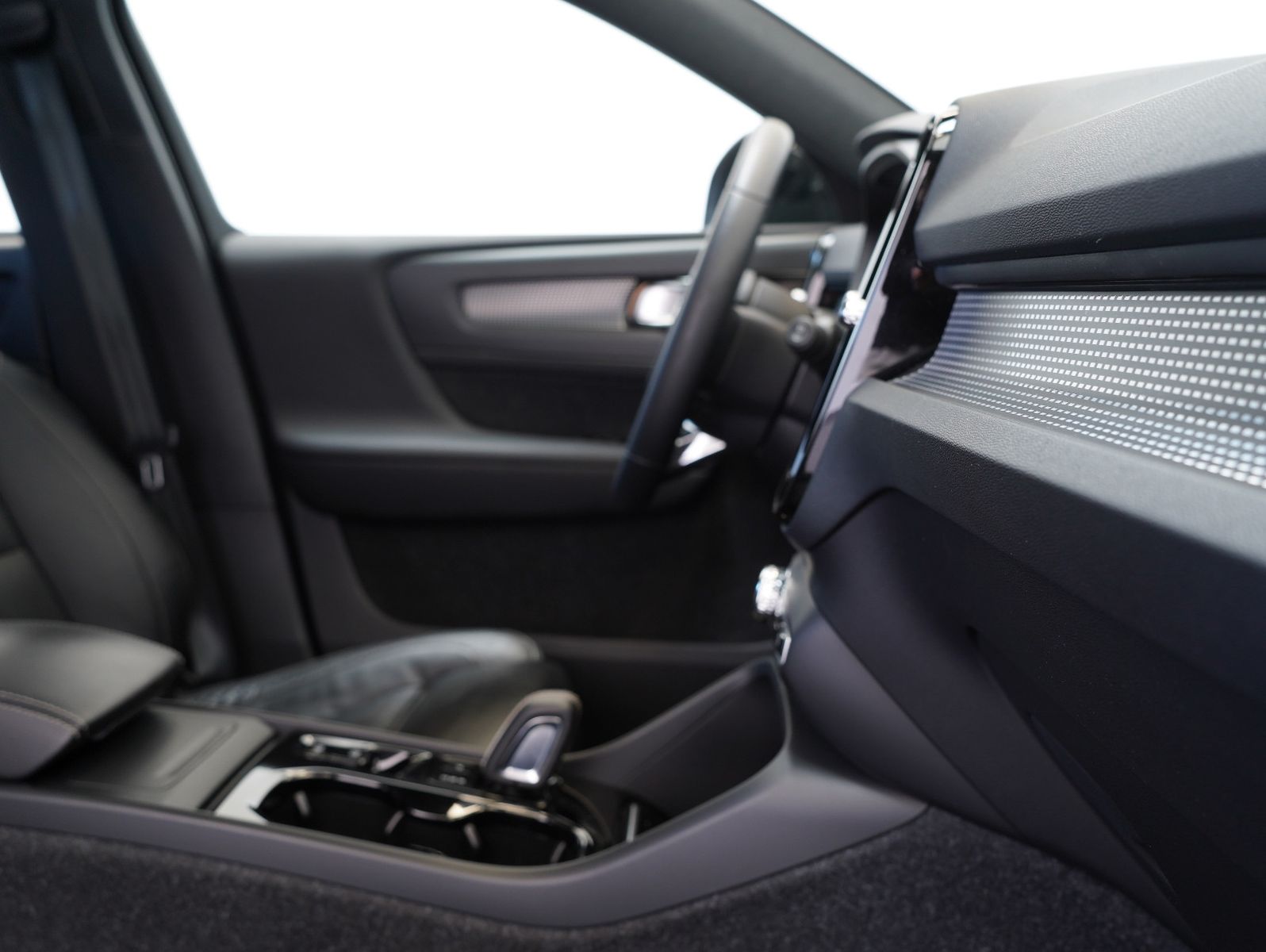 Fahrzeugabbildung Volvo XC40 B4 B R Design LED/NAVI/ACC/LEDER/360°
