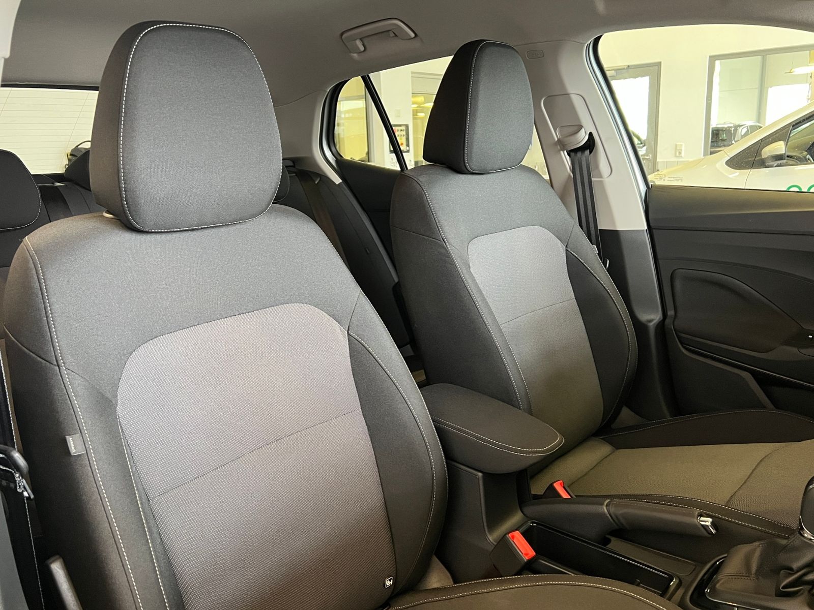 Fahrzeugabbildung SKODA Fabia IV Selection 1.0 TSI DSG *Vorb. AHK, LED,
