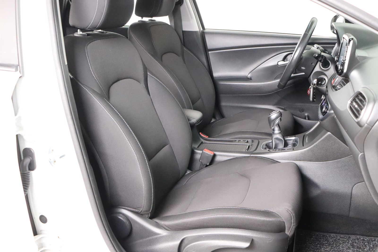 Fahrzeugabbildung Hyundai i30 T- GDi CW Family + * LED * Navi * DAB+ *