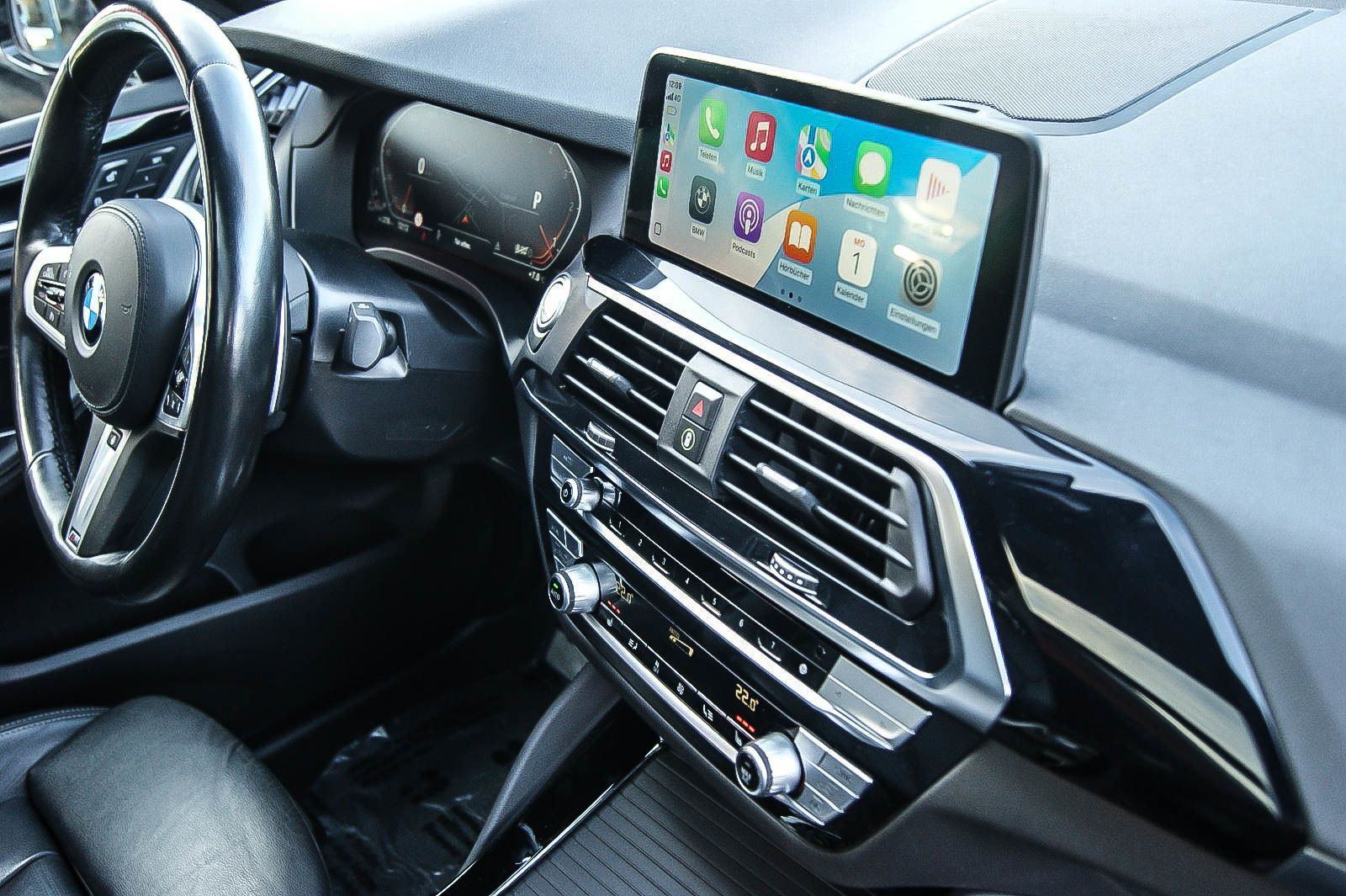 Fahrzeugabbildung BMW X4 xDrive 20 d M Sport X HUD ANHZV STHZG PANO