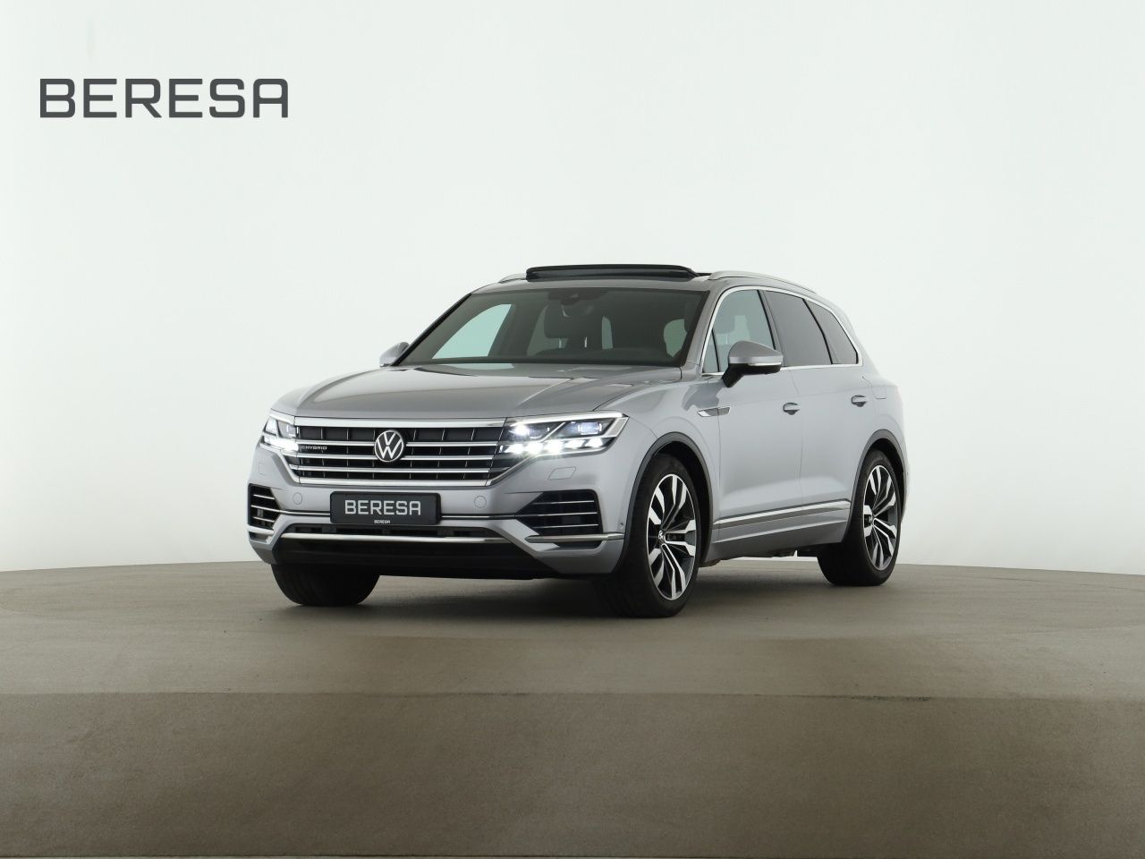 VW Touareg 3.0 TSI eHybrid Elegance Pano HUD AHK
