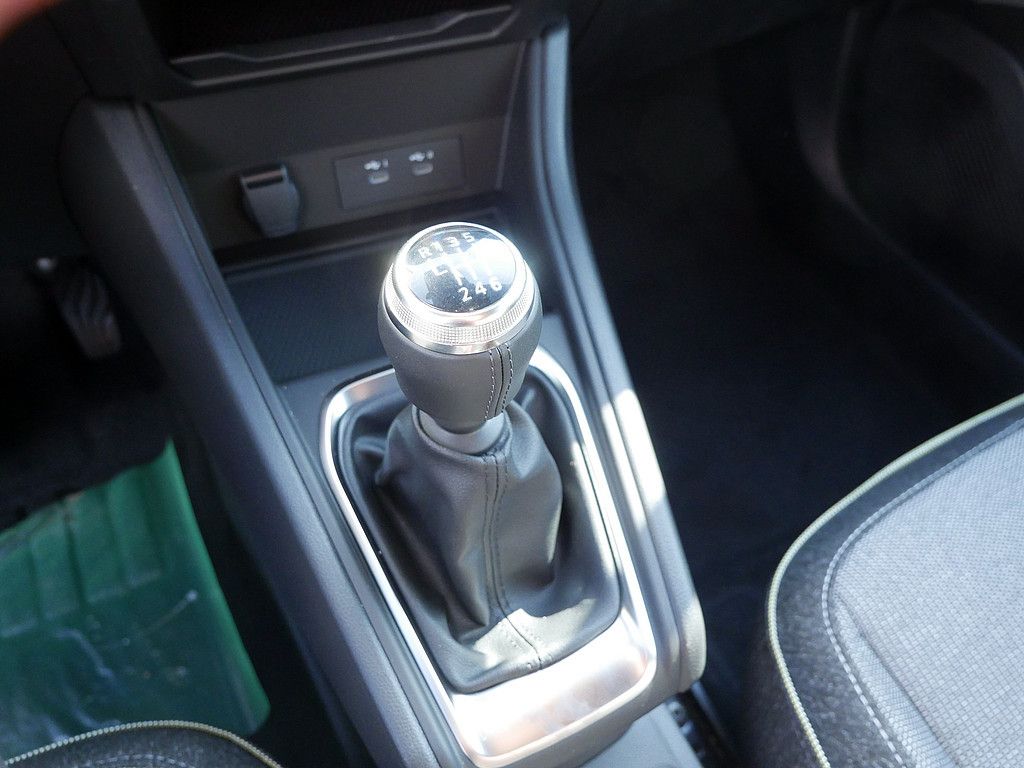 Fahrzeugabbildung Renault Captur Techno TCe 140 Mild Hybrid