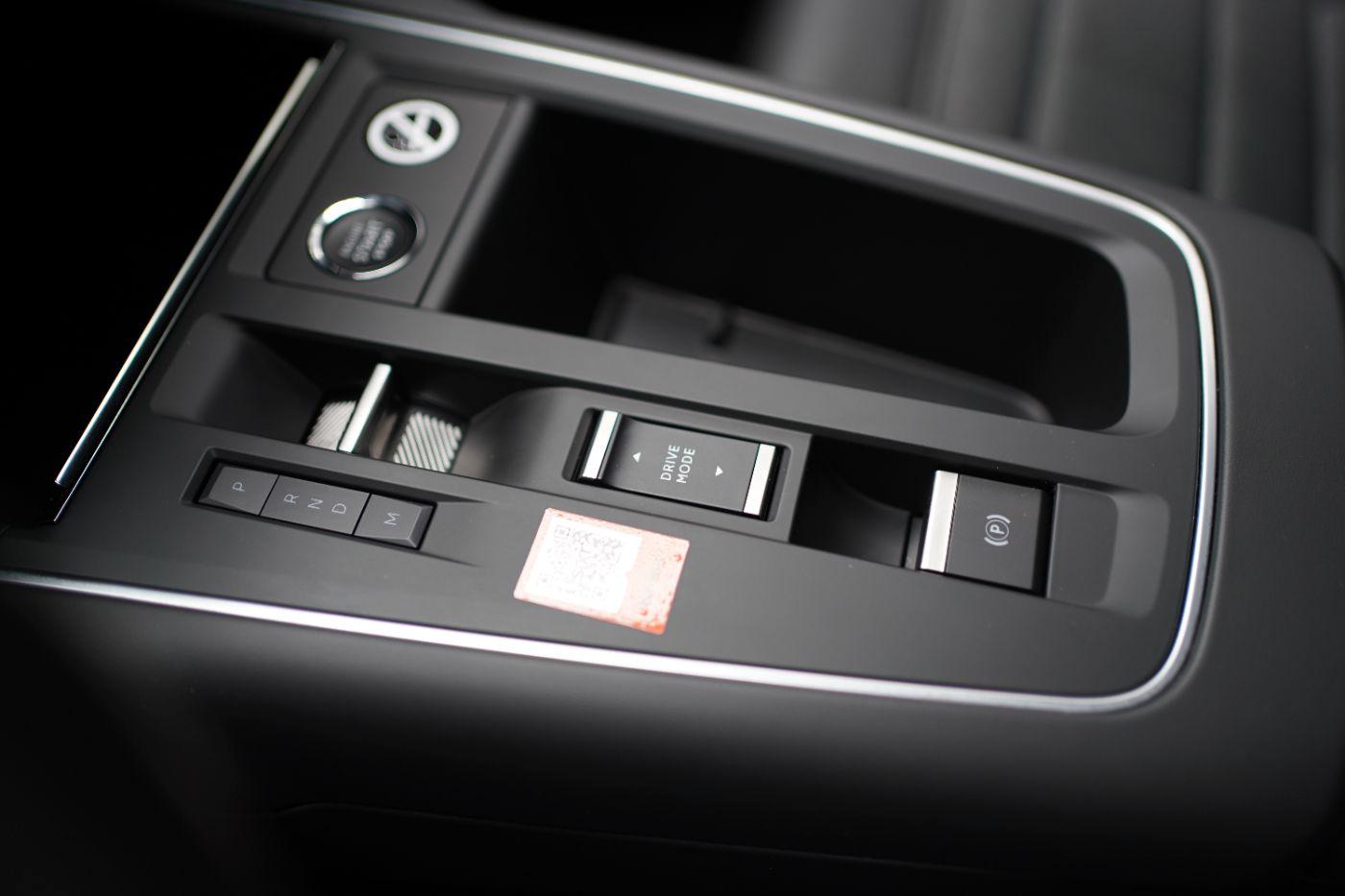 Citroën C5 Aircross Hybrid 145 Plus e-DCS6 Automatik Nav