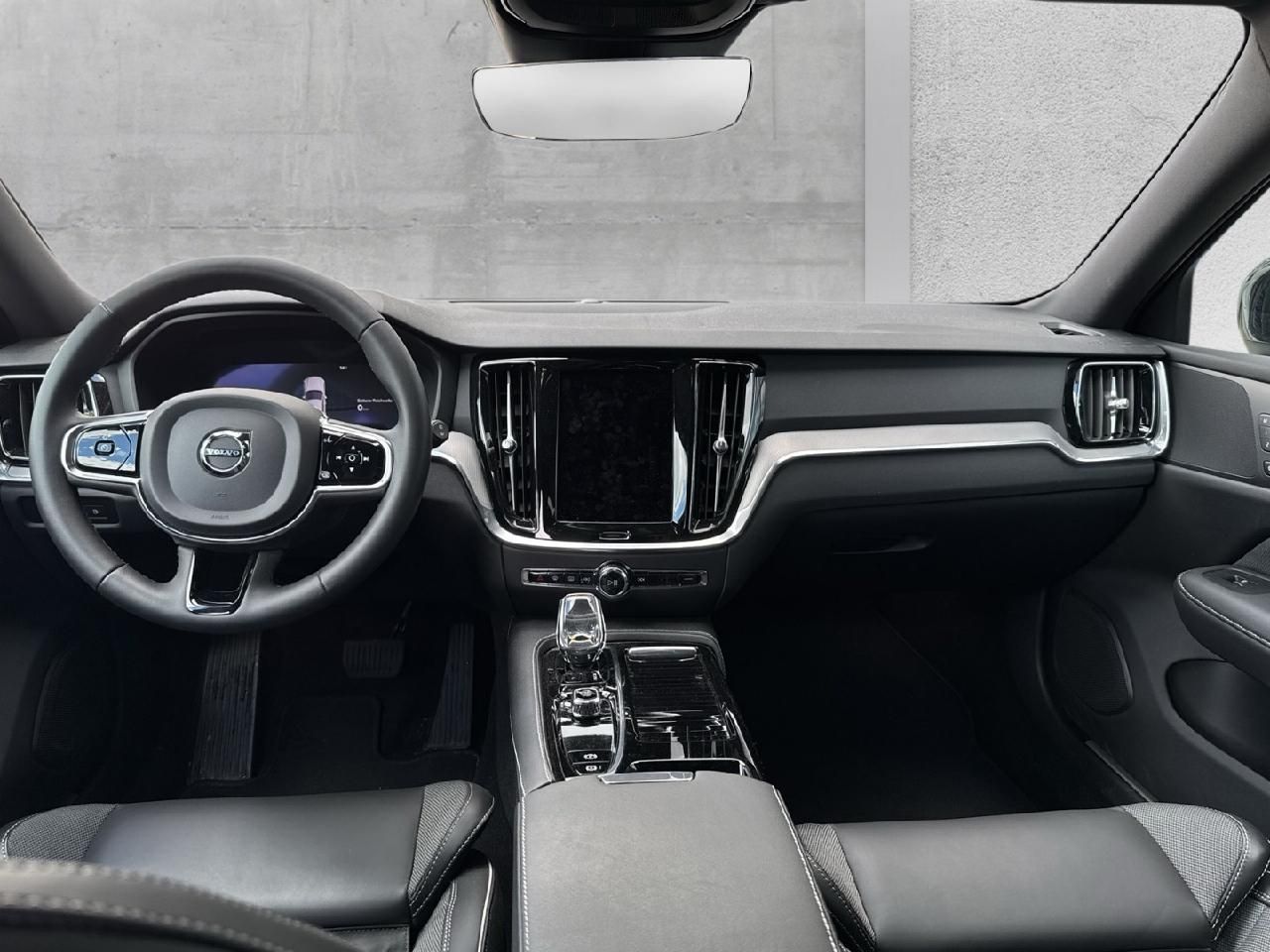 Fahrzeugabbildung Volvo V60 Kombi Plus Dark Recharge Plug-In Hybrid AWD