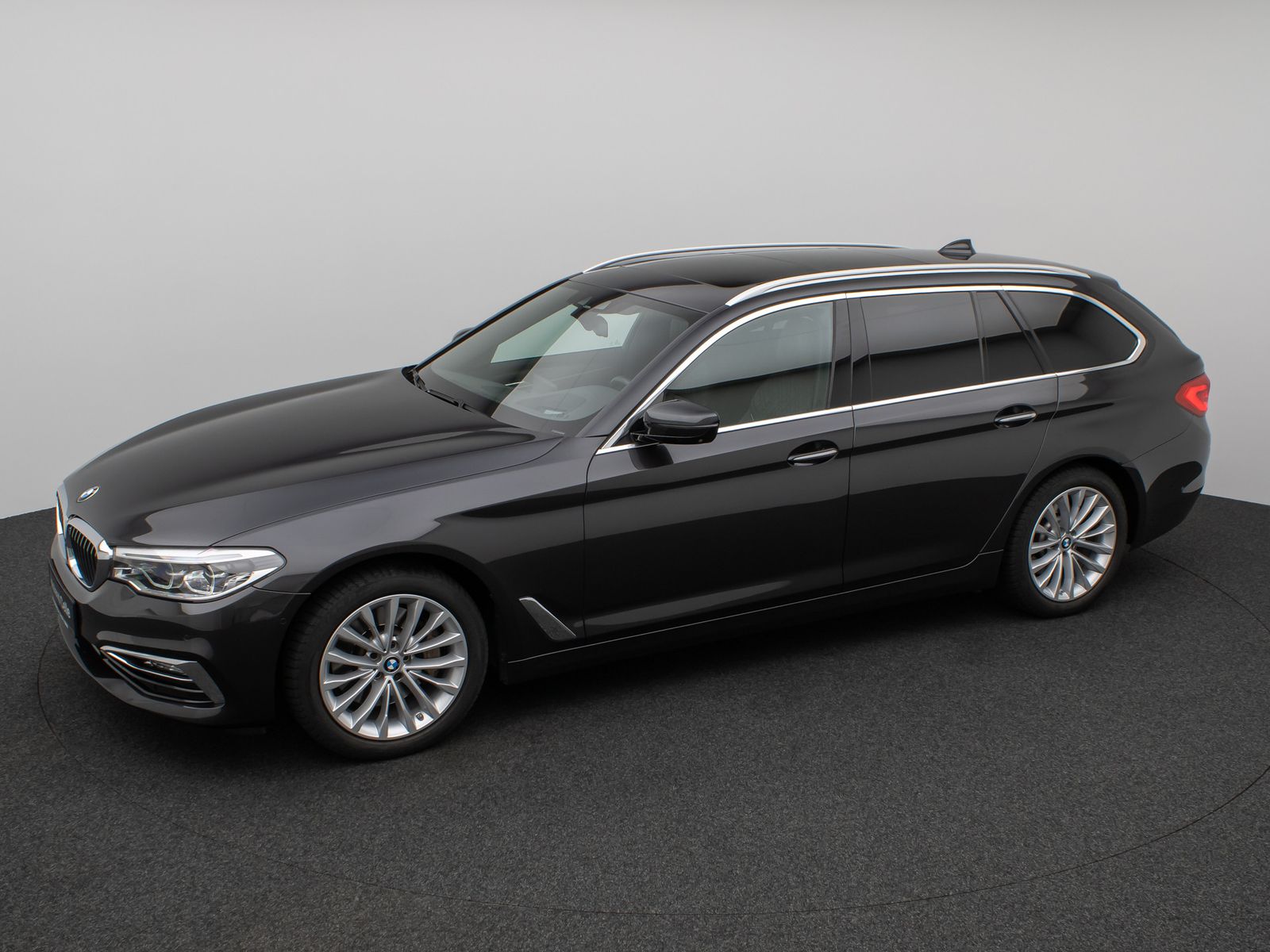 Fahrzeugabbildung BMW 530i xD Luxury Line Panorama 360°HUD H/K Massage