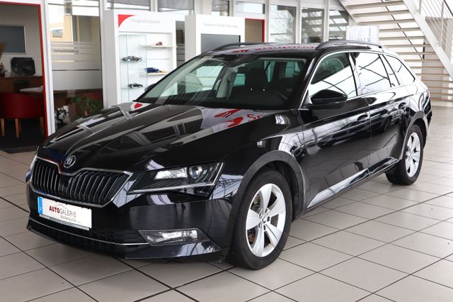 Skoda Superb Combi Ambition DSG Navi Xenon Kamera