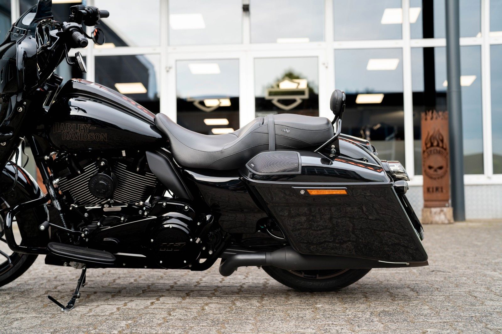 Fahrzeugabbildung Harley-Davidson FLHXST STREET GLIDE ST 117 -Kesstech-
