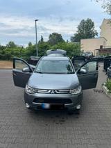 Mitsubishi Outlander 4WD 7sitzer Automatik - Mitsubishi Space Star: Kombi