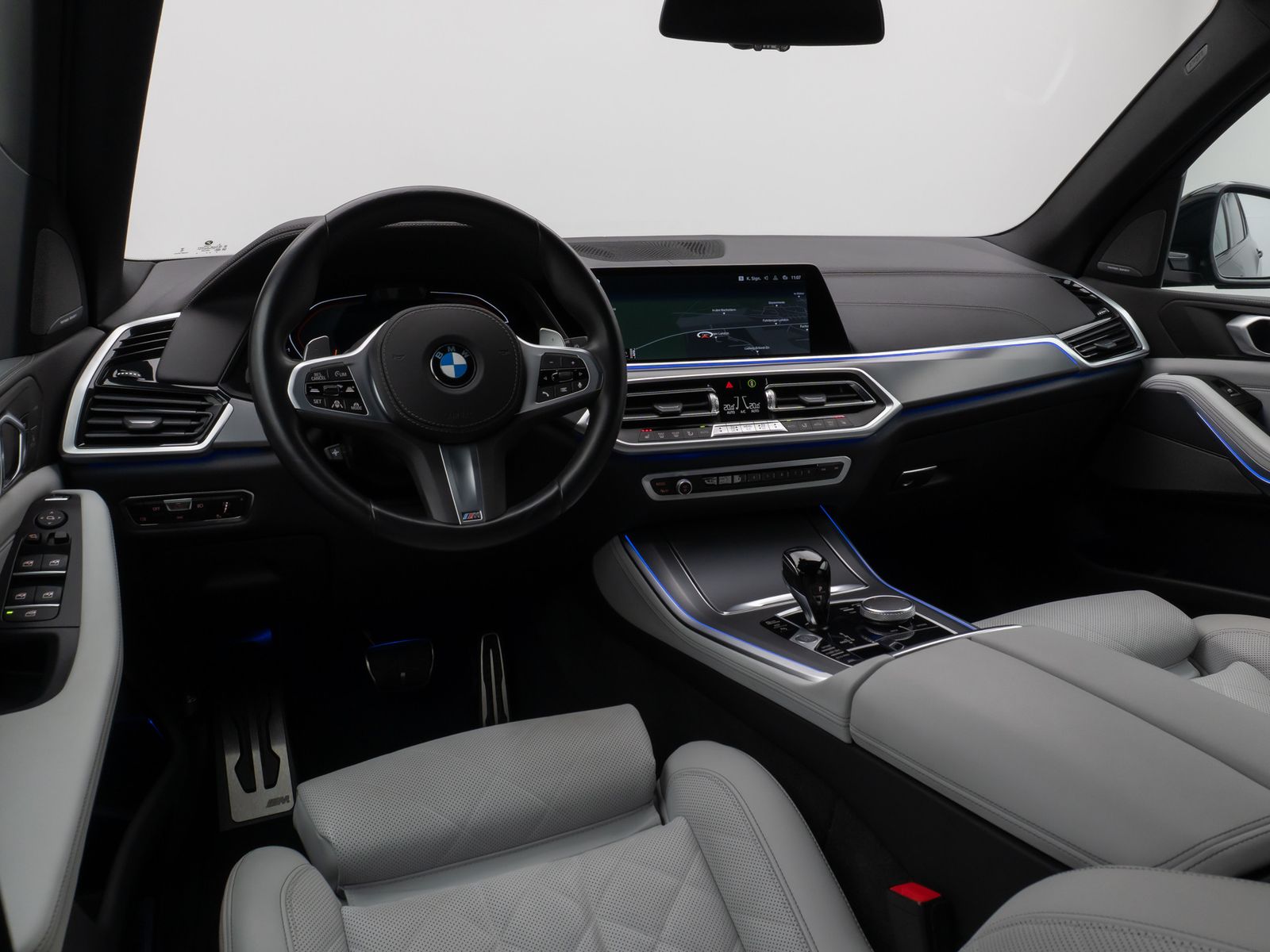 Fahrzeugabbildung BMW X5 xD30d M Sport 360°HUD DAB H/K ACC Komfort 21"