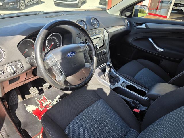 FORD Mondeo — Foto 17