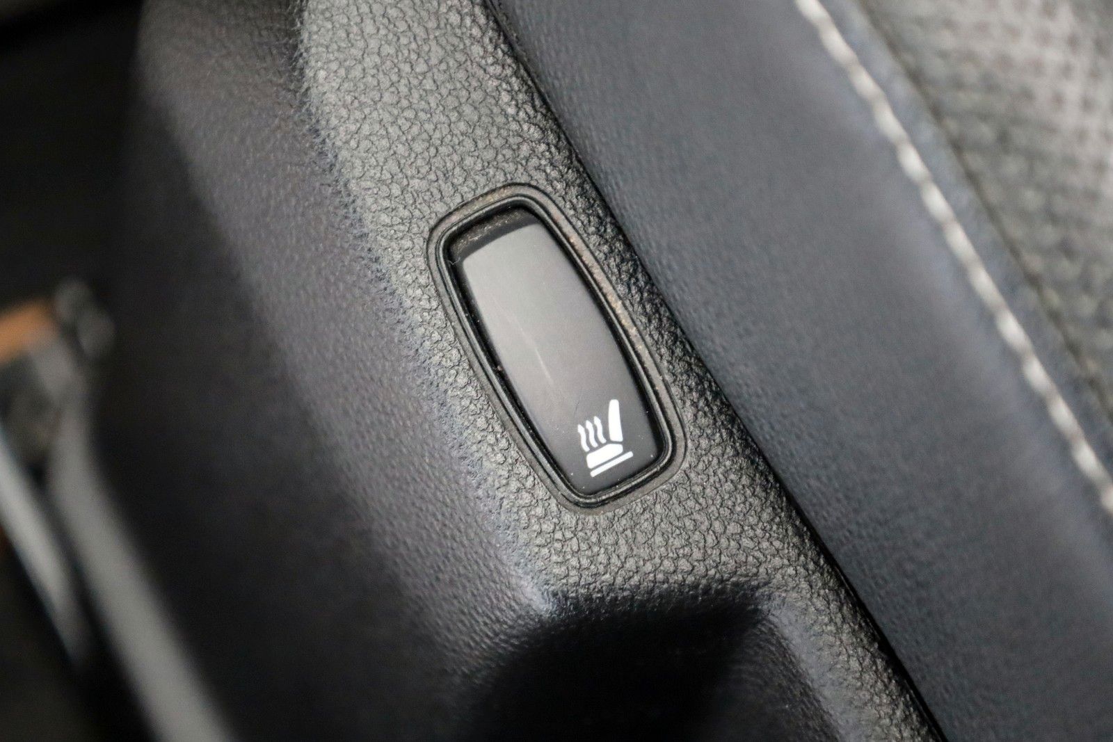 Fahrzeugabbildung Dacia Duster Adventure AHK,Scheckheft,Leder,LED,Navi