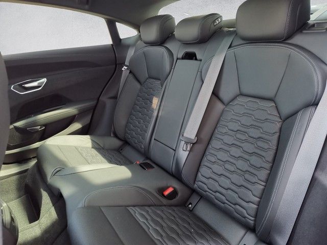 Fahrzeugabbildung Audi RS e-tron GT quattro *HuD*Navi*Sport*