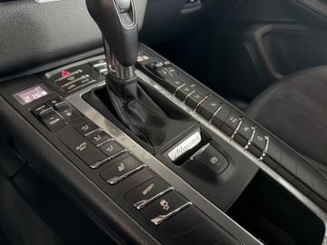 Porsche Macan - 12