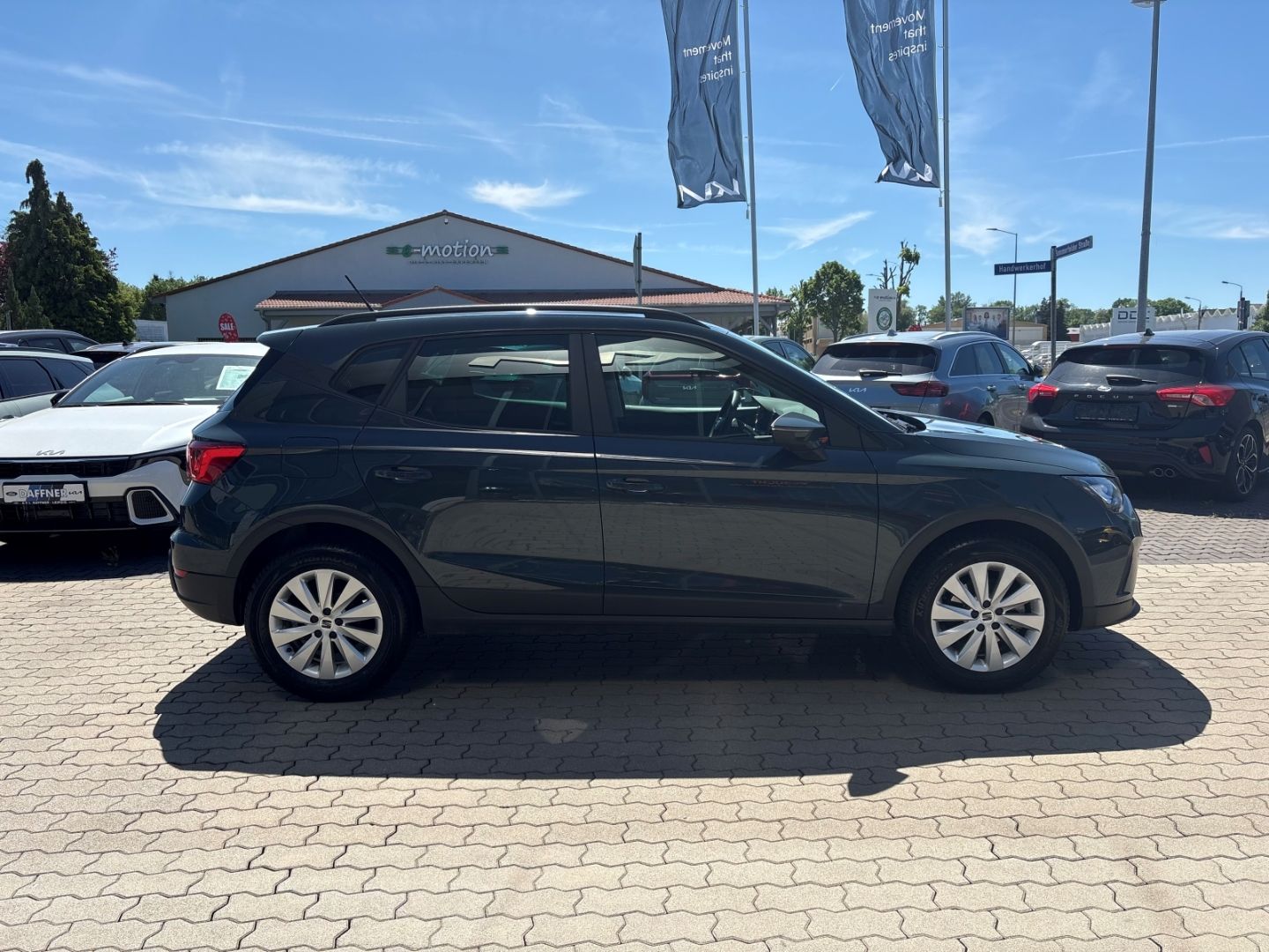 Fahrzeugabbildung SEAT Arona Style Navi Digitales Cockpit LED Apple Car