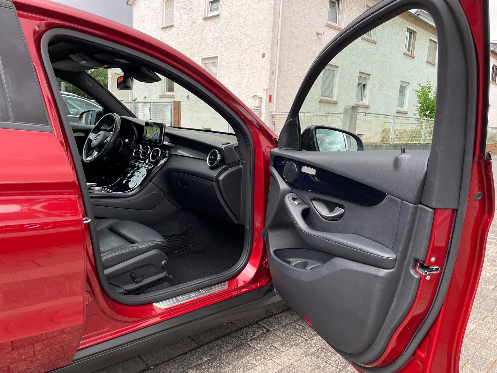 Fahrzeugabbildung Mercedes-Benz GLC 300 Coupe 4-Matic |Leder|Navi|Kamera|20"|AHK
