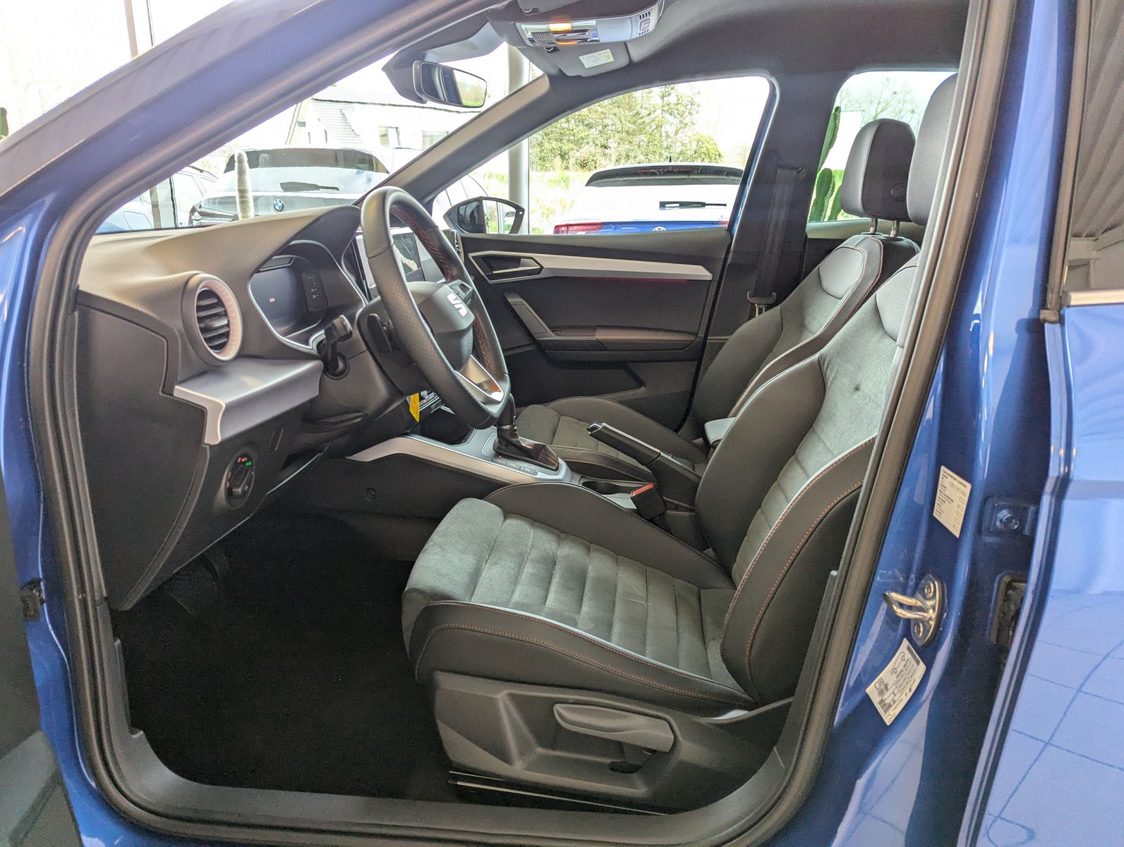 SEAT Arona 1.5 TSI DSG FR LED ACC Cam Dinamica AHK 18 - Image 10