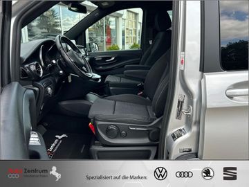 Mercedes V 220 - 12