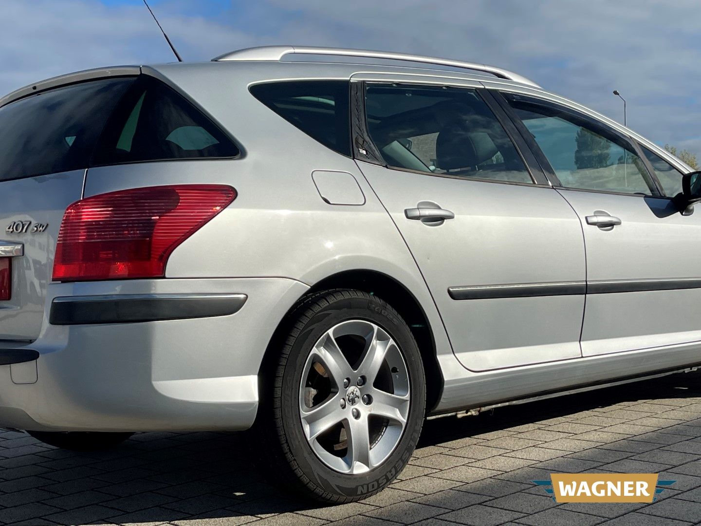 Fahrzeugabbildung Peugeot 407 SW Premium Klimaautomatik Servolenkung
