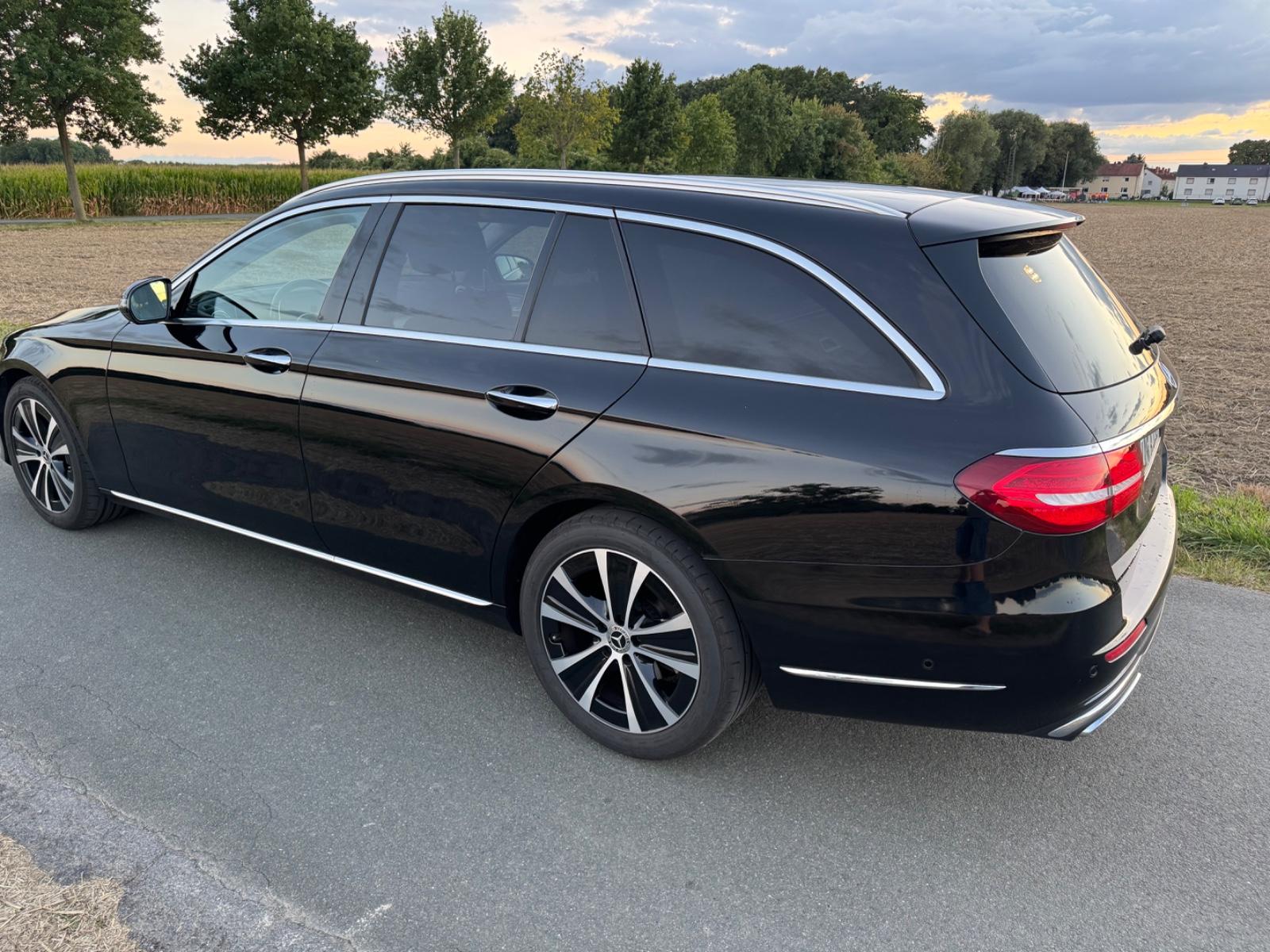 Mercedes-Benz E 220 d 4MATIC T-Modell | Exclusiv