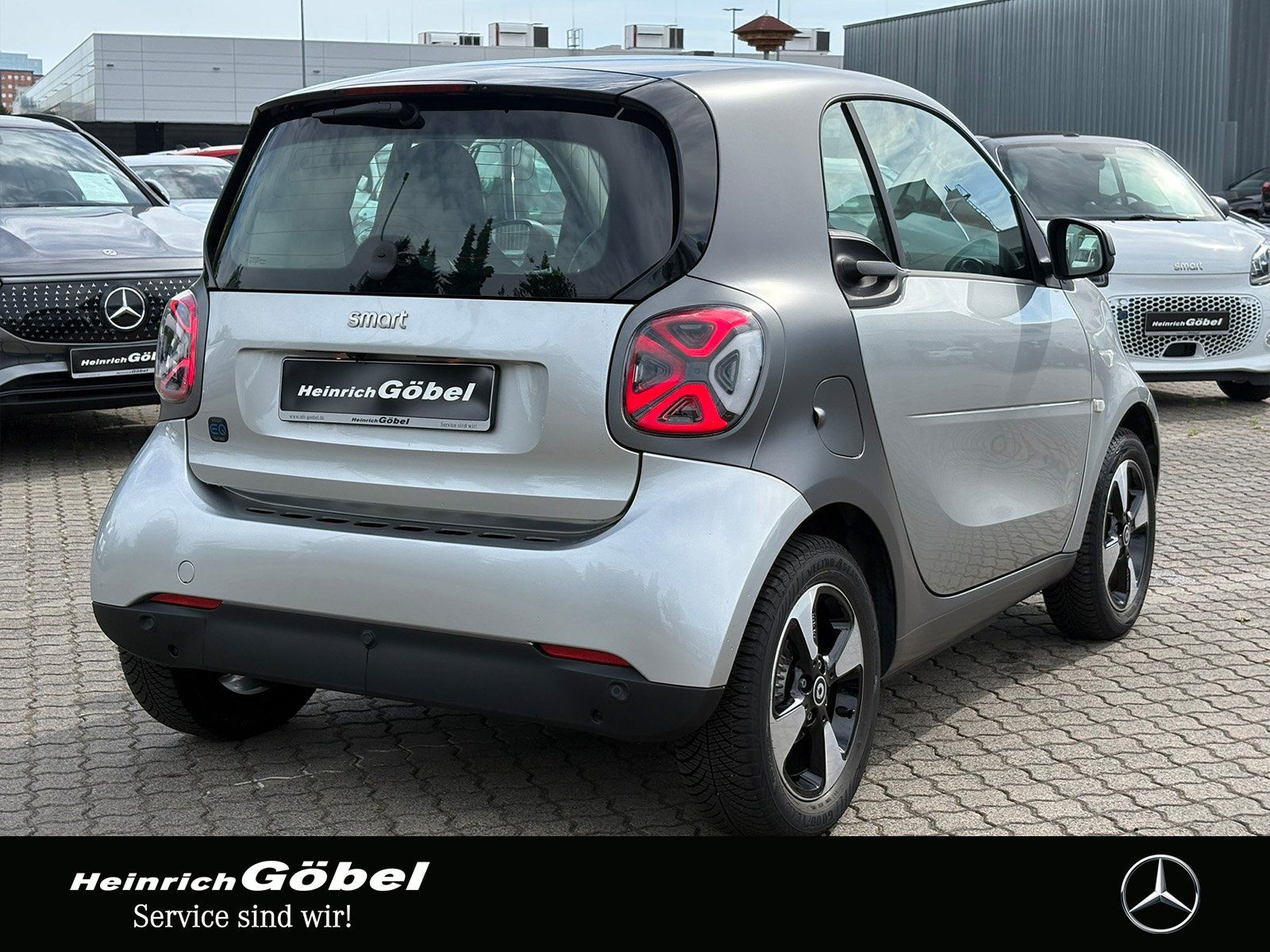 Fahrzeugabbildung Smart EQ EXCLUSIVE*22kW*PANO*WINTER-PAKET*ALLWETTER*