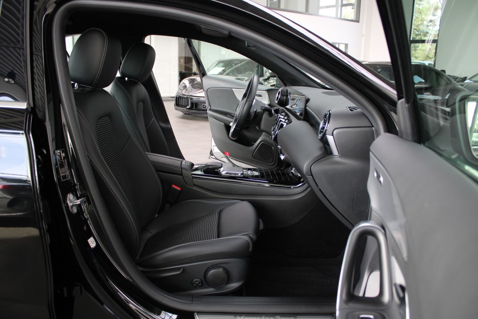 Mercedes-Benz A 250e PROGRESSIVE MBUX NAVI KAMERA LEDER foto 13