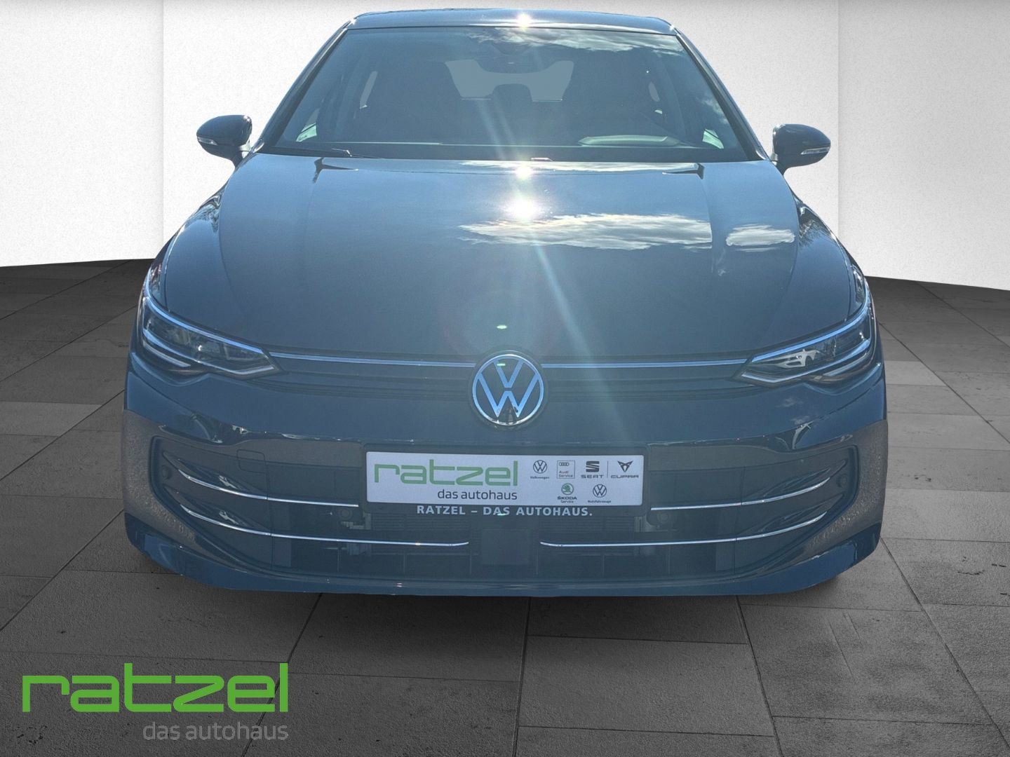 Fahrzeugabbildung Volkswagen Golf GOAL 1.5 eTSI DSG Allwetter+PDC+SHZ+LED