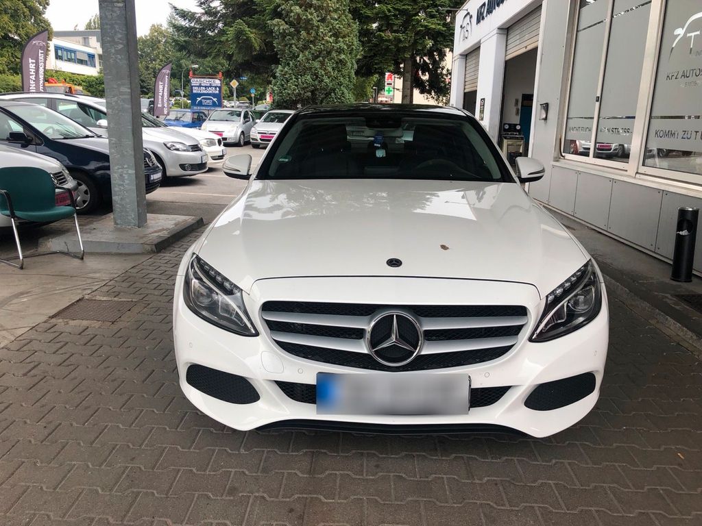 Image of Mercedes-Benz E 200