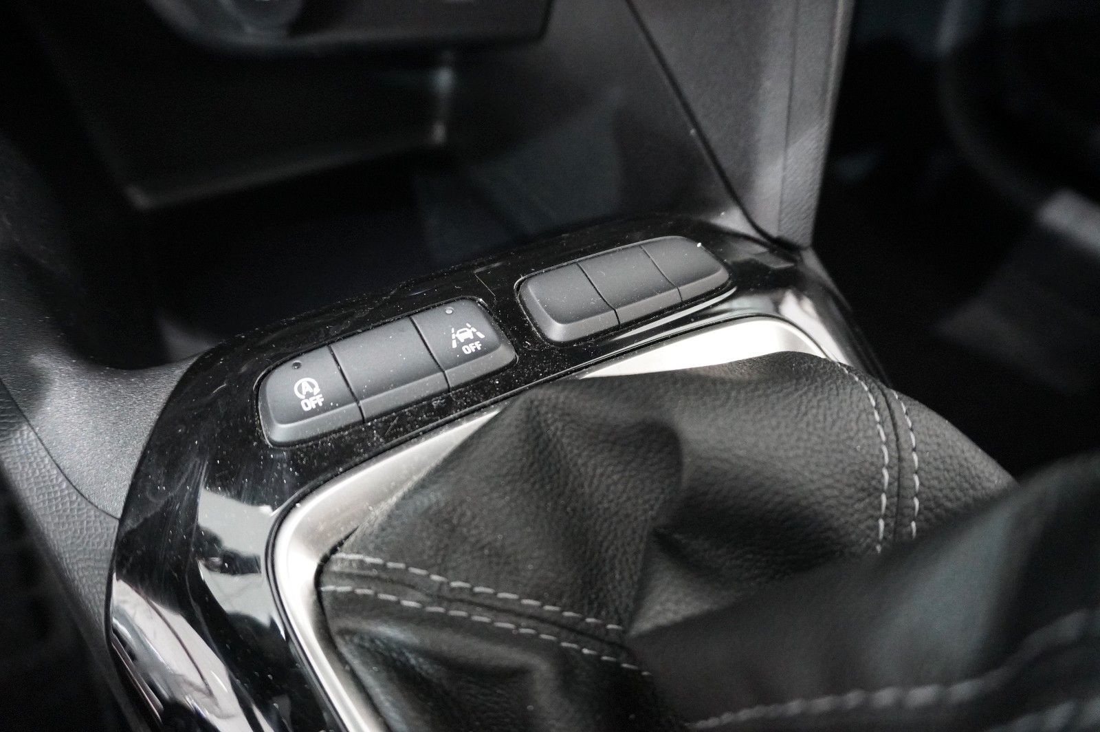 Fahrzeugabbildung Opel Corsa F 1.2 FACELIFT NAVI/LED/KAMERA/VIRTU./DAB+