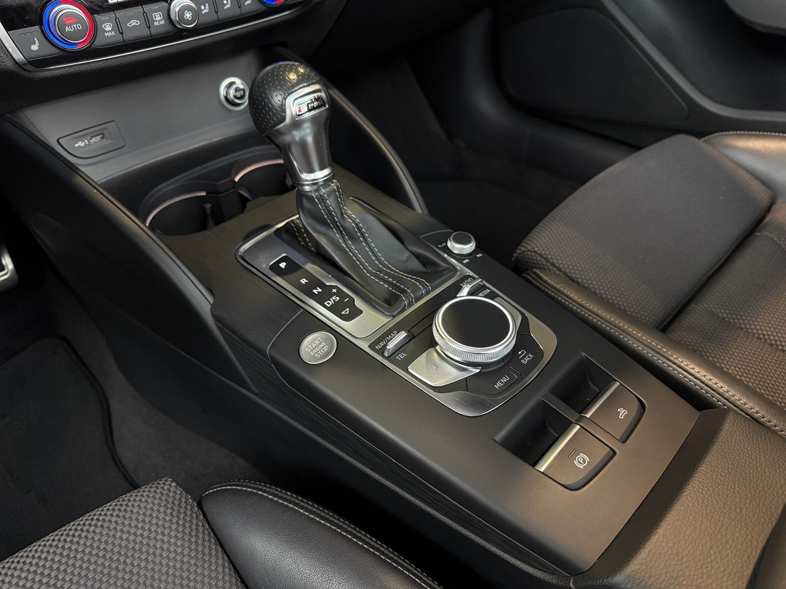 Fahrzeugabbildung Audi A3 Cabriolet 35 TFSI S-Line Competition LED  NAV