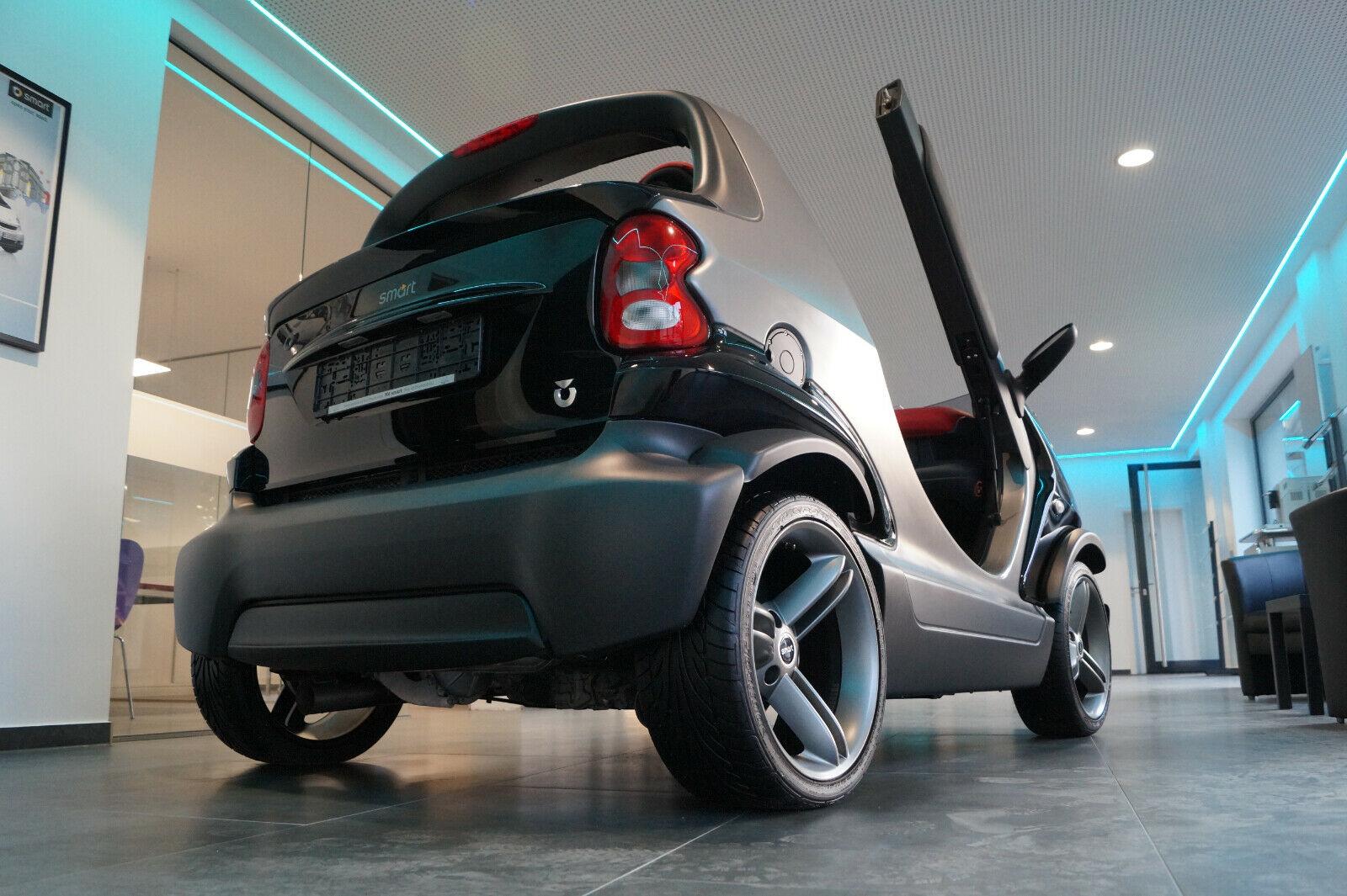 showroom-image-top