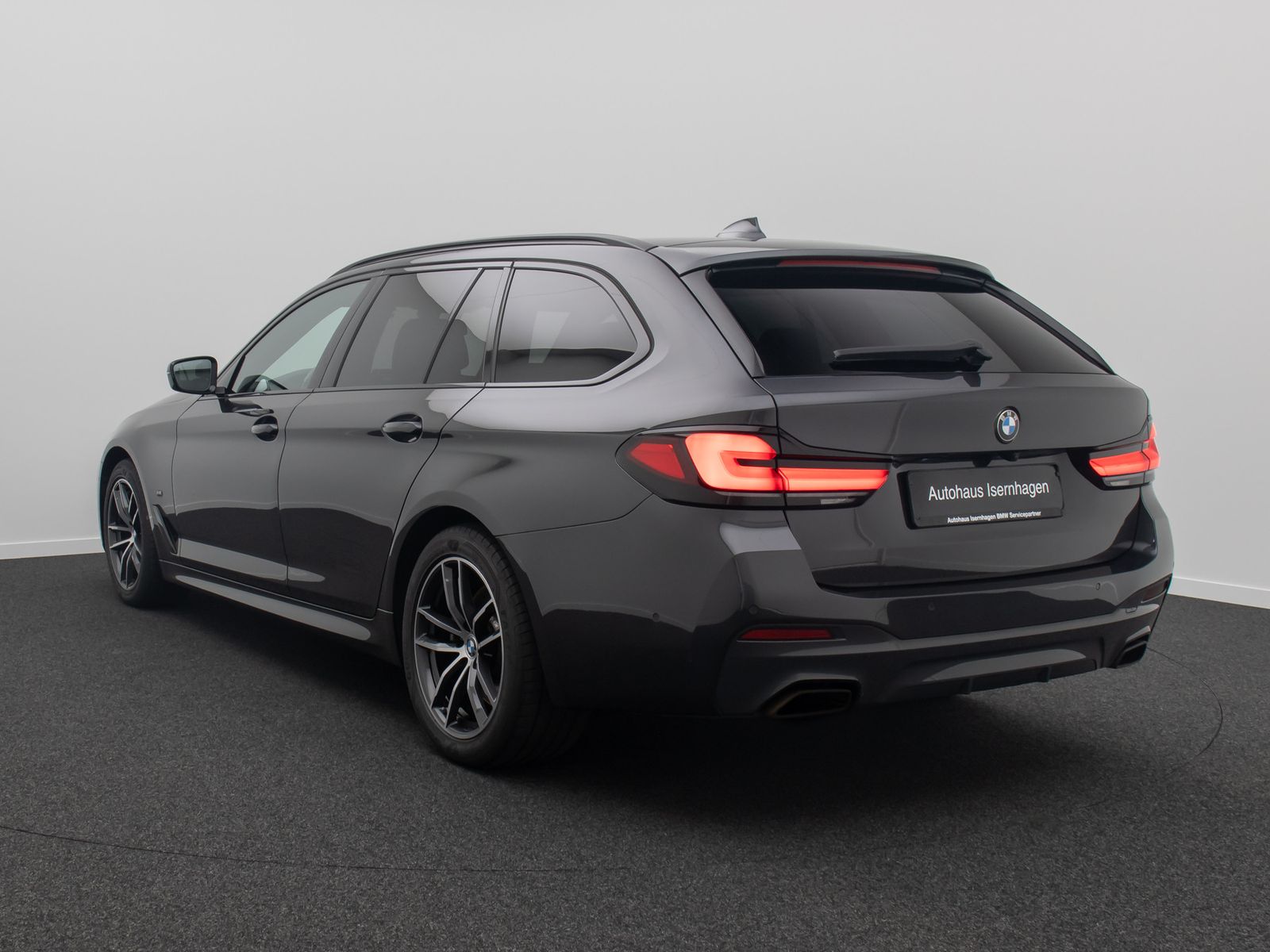 Fahrzeugabbildung BMW 530d xD M Sport 4xKlima DAB HUD Alarm Kamera