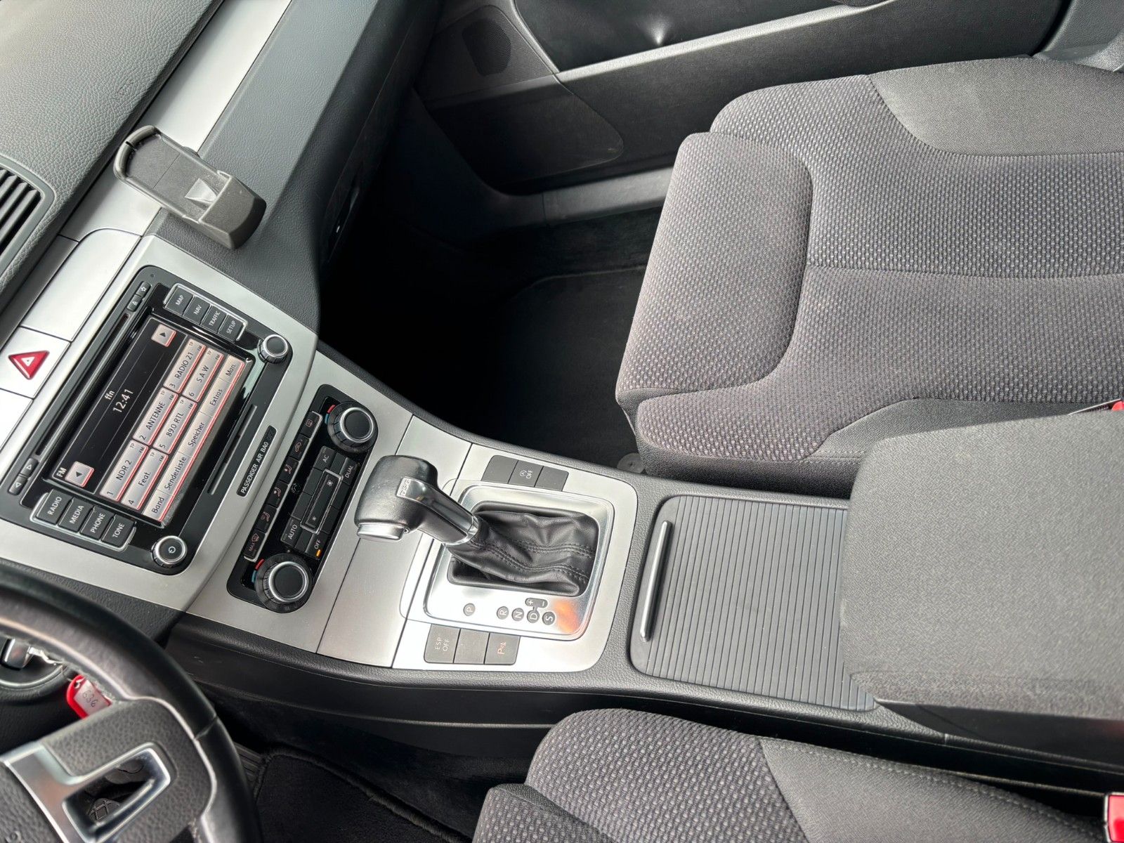 Fahrzeugabbildung Volkswagen Passat Var. 1.4TSI Comf. DSG AHK/TÜV 02-2028/NAV