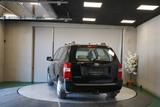 Kia Carnival 2.9 CRDi LX 7 seats - Kia Carnival: 2.2