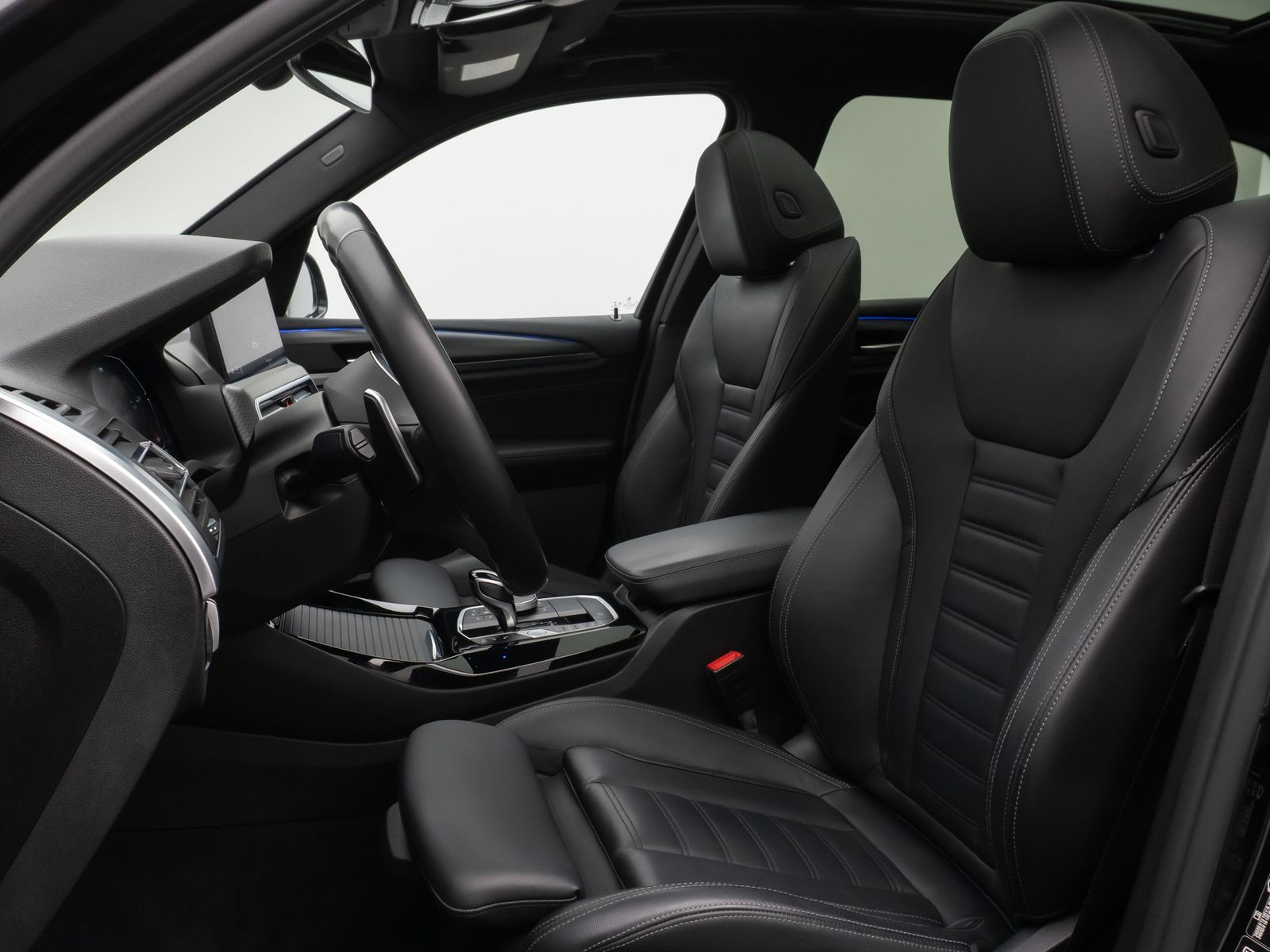 Fahrzeugabbildung BMW X3 xD20i M Sport Panorama 360°DAB Komfort 21Zoll