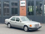 Mercedes-Benz 220 E220 Lim. AUTOMATIK*SCHIEBEDACH*H-ZULLAS - Mercedes-Benz 220 Oldtimer mit Benzin-Antrieb: Limousine