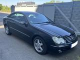 Mercedes-Benz CLK 200 Kompressor*SITZHEIZUNG*KLIMA*TEMPOMAT* - Mercedes-Benz CLK 200 Gebrauchtwagen in Stuttgart