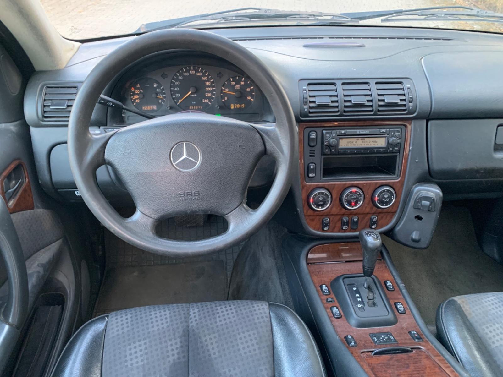 Mercedes-Benz ML270 2004 — photo 11