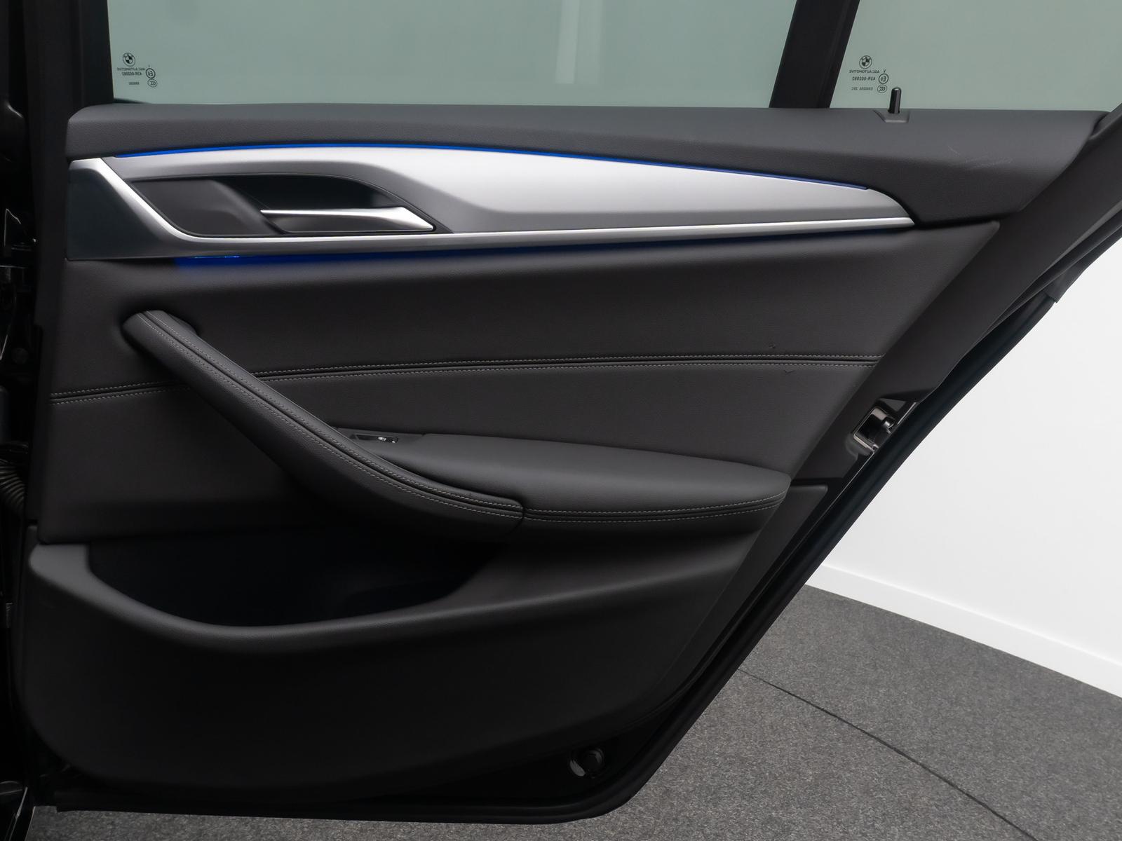 BMW 520d ACC 360°HUD DAB Panorama 4xKlima Komfort