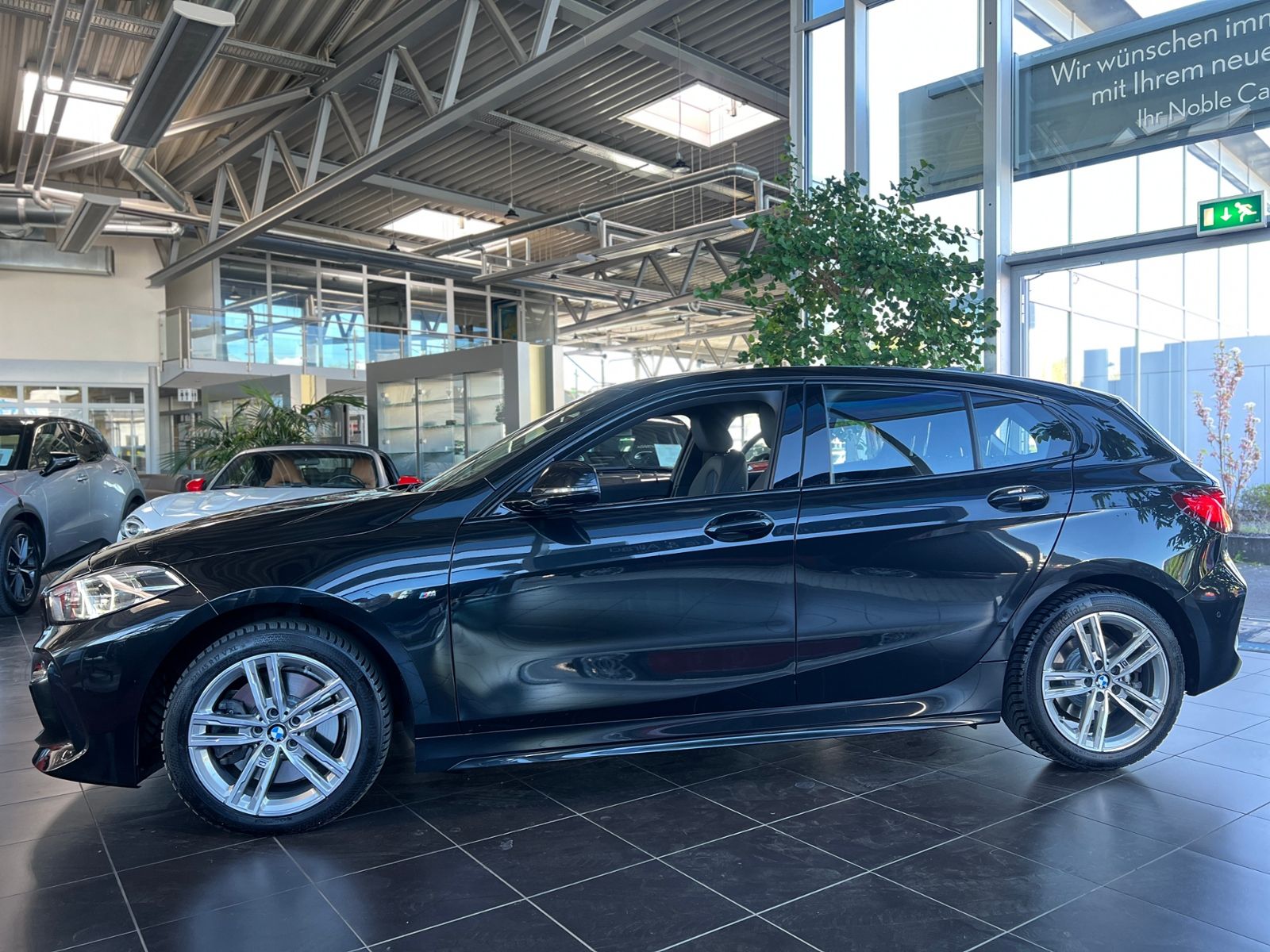 Fahrzeugabbildung BMW 120 i M Sport PDC KLIMA LED NAVI SHZ